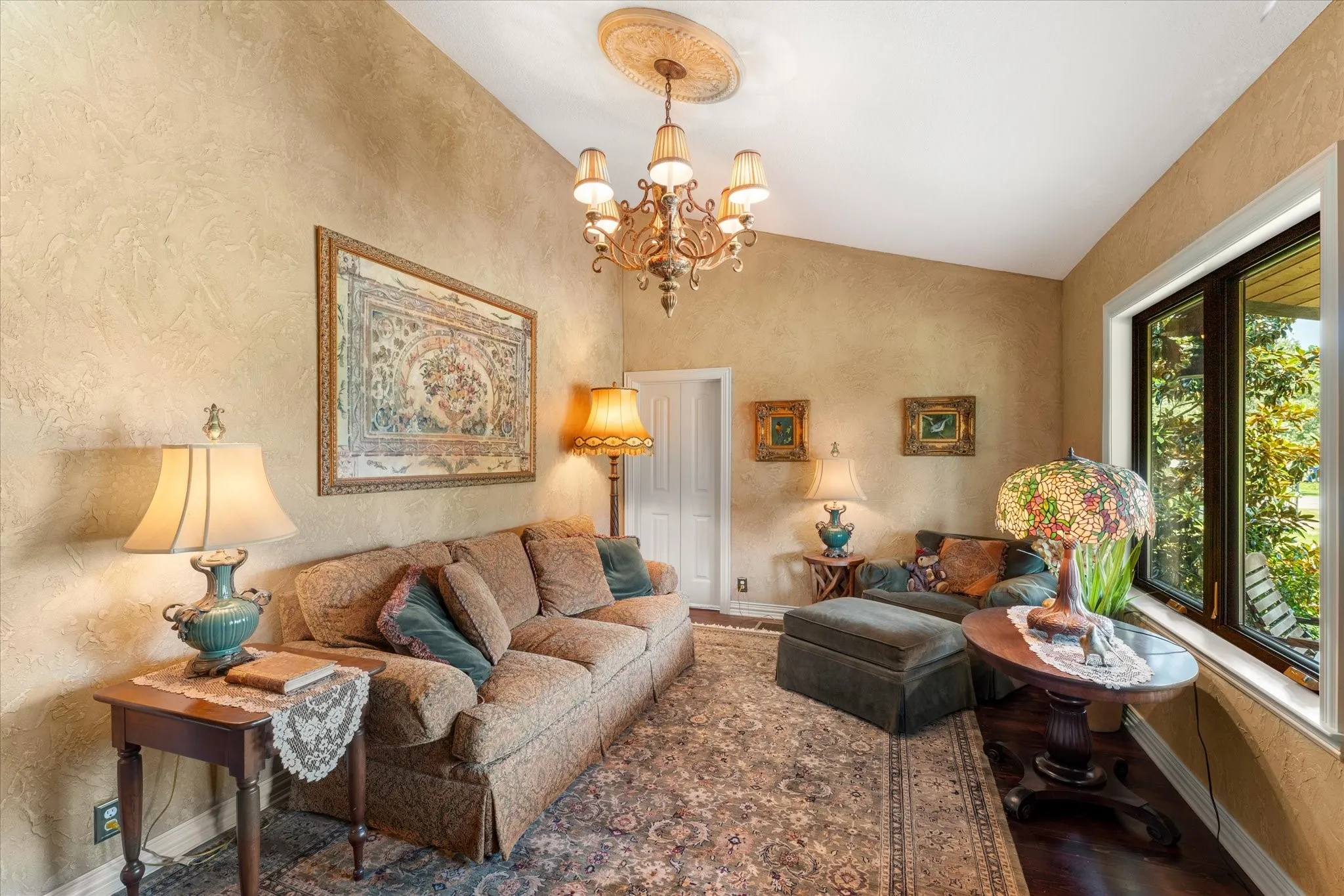 Single Family Residence For Sale in Rains County , 1847 N State Highway 19 Highway, Emory, Texas 75440, 3 Bedrooms, 3 Bathrooms, Garage spaces, 2,800 Sqft, built in 1970, Price $899,000, mls#21303714, Real Estate Agent in Emory, Homes For Sale in Rains county, Homes For Sale in Emory, Realtor in Emory Texas, Real Estate Brokerage Independent Realty Texas, Luminita Cordes Realtor