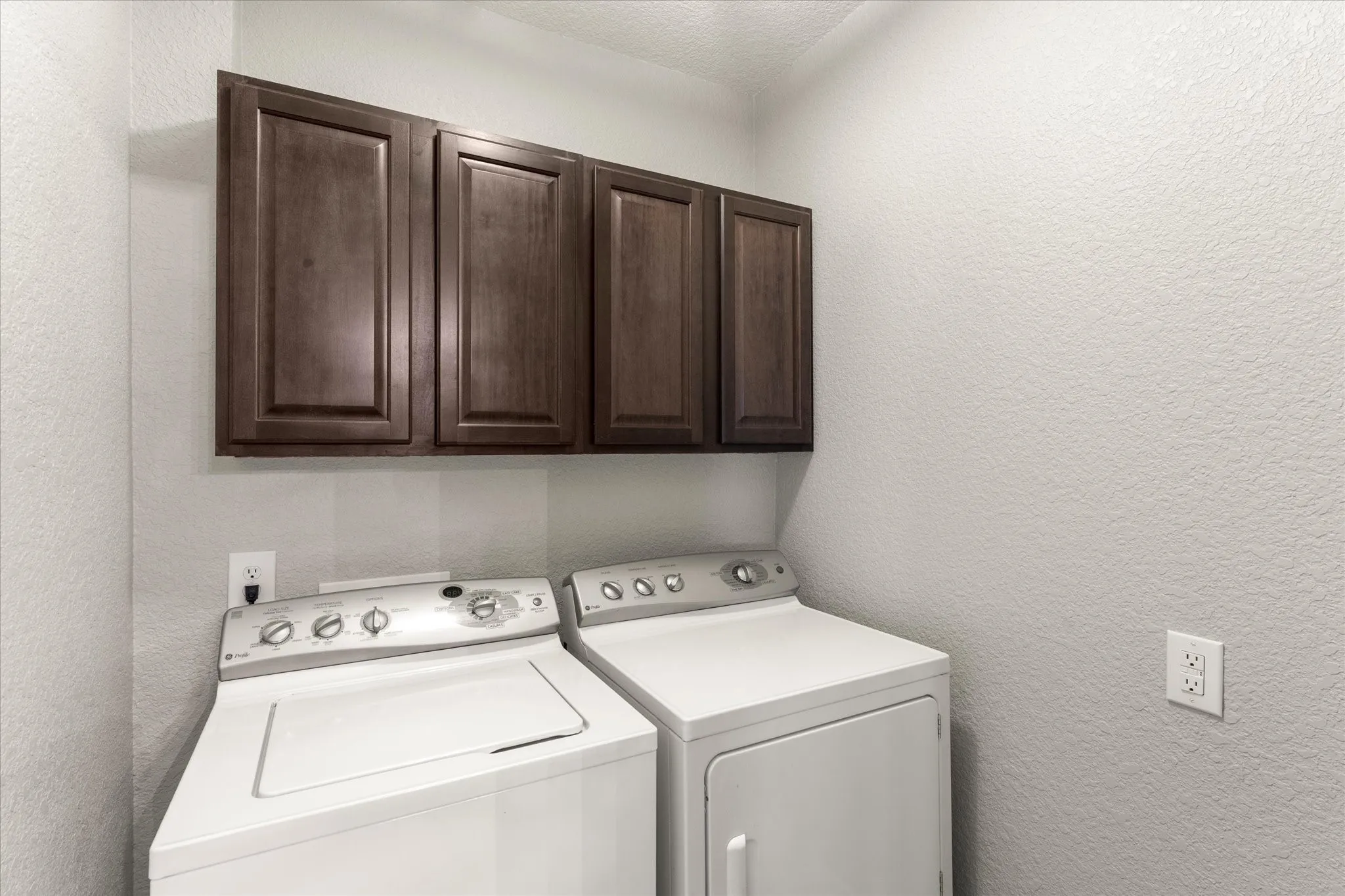 Single Family Residence For Sale in Rains County , 1847 N State Highway 19 Highway, Emory, Texas 75440, 3 Bedrooms, 3 Bathrooms, Garage spaces, 2,800 Sqft, built in 1970, Price $899,000, mls#21303714, Real Estate Agent in Emory, Homes For Sale in Rains county, Homes For Sale in Emory, Realtor in Emory Texas, Real Estate Brokerage Independent Realty Texas, Luminita Cordes Realtor