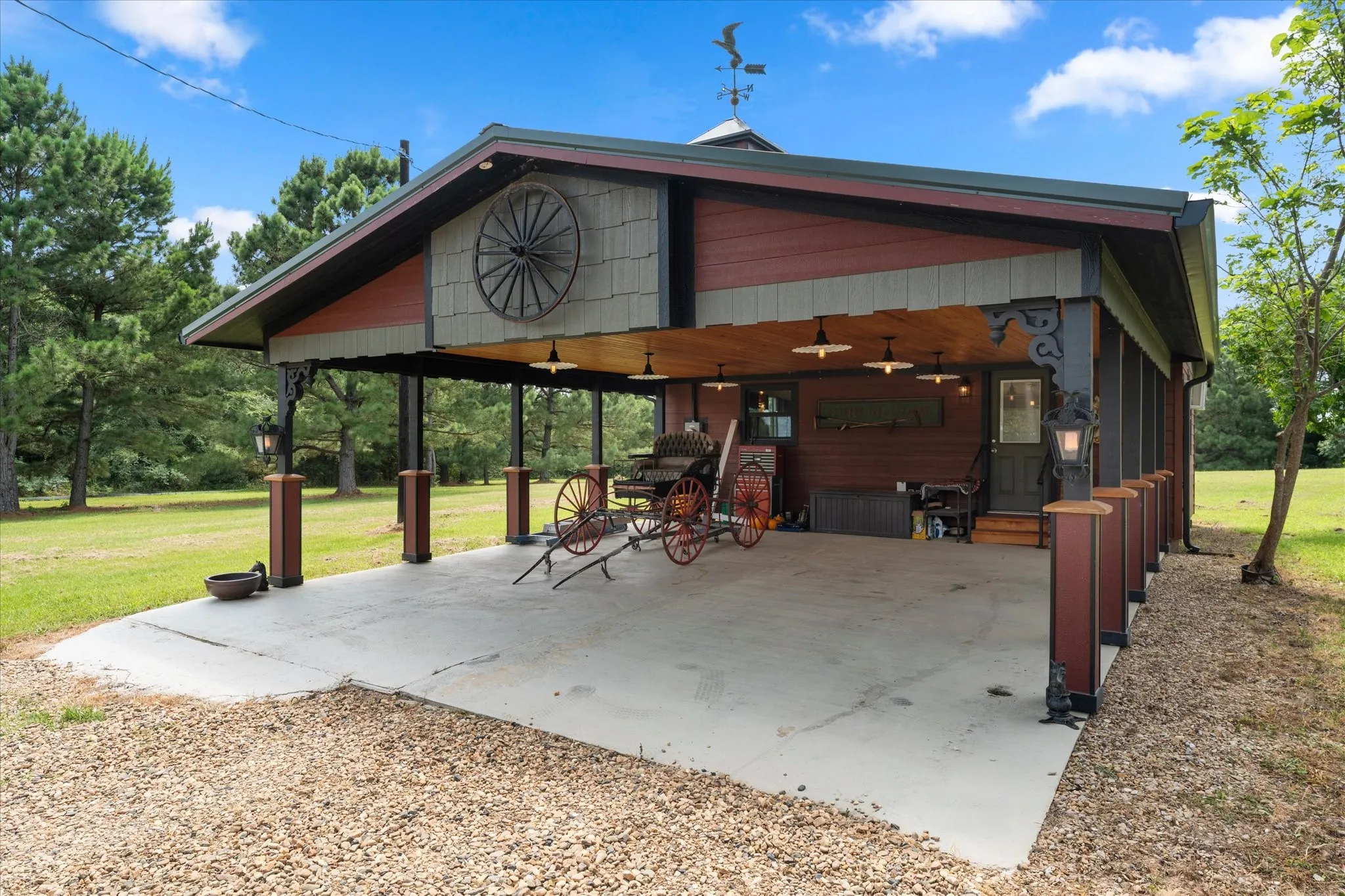 Single Family Residence For Sale in Rains County , 1847 N State Highway 19 Highway, Emory, Texas 75440, 3 Bedrooms, 3 Bathrooms, Garage spaces, 2,800 Sqft, built in 1970, Price $899,000, mls#21303714, Real Estate Agent in Emory, Homes For Sale in Rains county, Homes For Sale in Emory, Realtor in Emory Texas, Real Estate Brokerage Independent Realty Texas, Luminita Cordes Realtor
