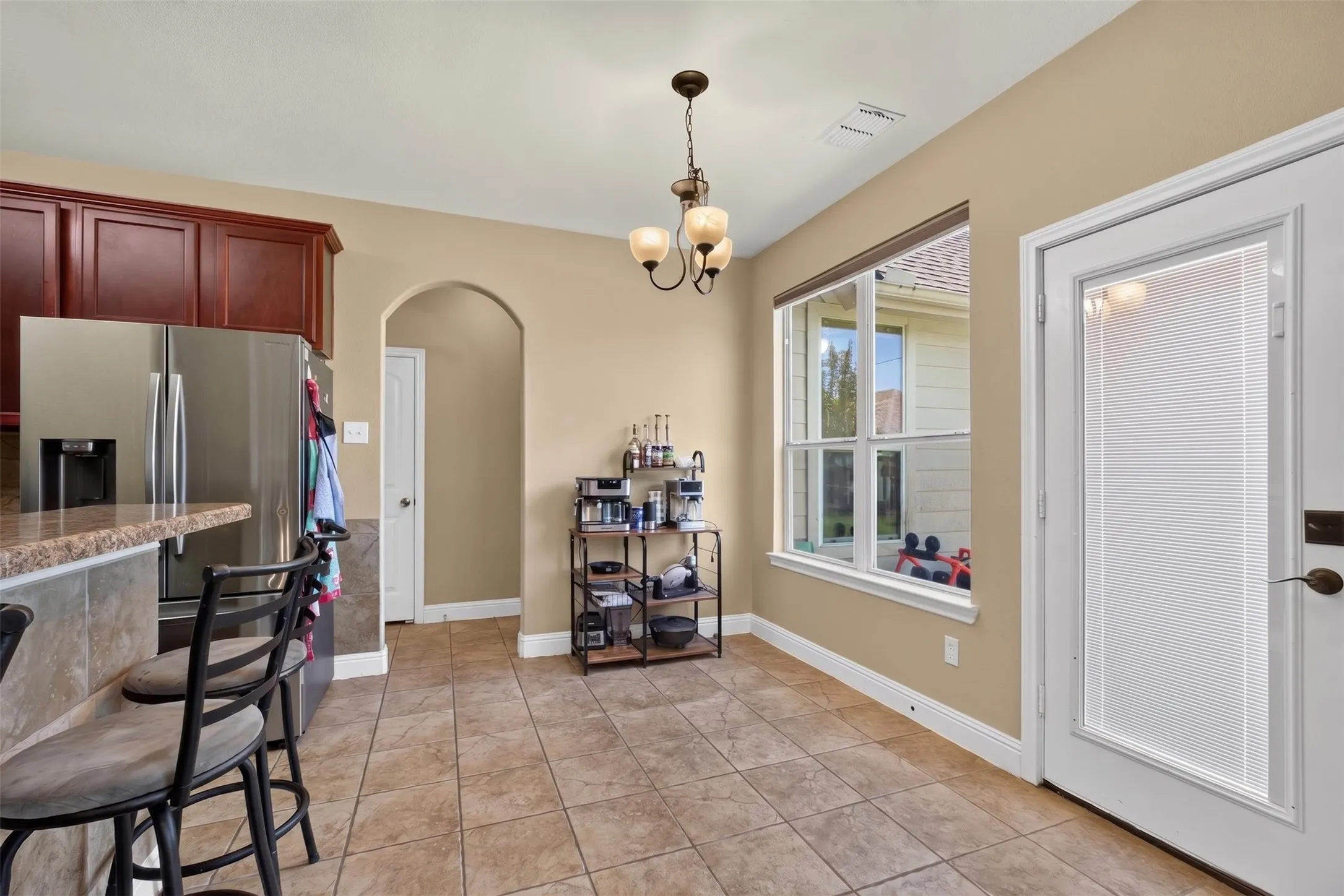 Single Family Residence For Sale in Hopkins County , 517 Austin Acre, Sulphur Springs, Texas 75482, 4 Bedroom, 3 Bathroom, 2 Garage spaces, 2,188 Sqft, built in 2007, mls#21316275, Real Estate Agent in Sulphur Springs, Homes For Sale in Hopkins county, Homes For Sale in Sulphur Springs, Realtor in Sulphur Springs Texas, Real Estate Brokerage Independent Realty Texas, Luminita Cordes Realtor