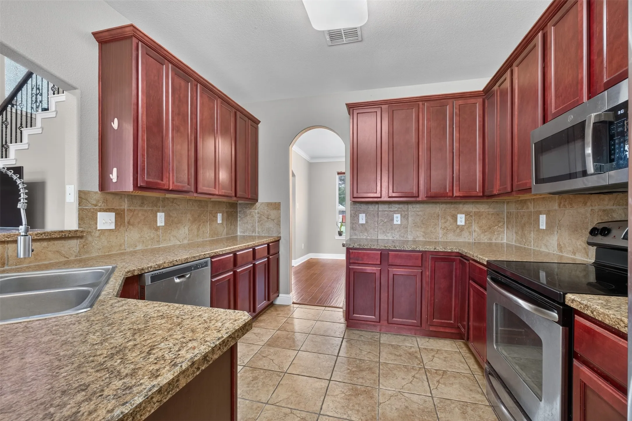 Single Family Residence For Sale in Hopkins County , 517 Austin Acre, Sulphur Springs, Texas 75482, 4 Bedroom, 3 Bathroom, 2 Garage spaces, 2,188 Sqft, built in 2007, mls#21316275, Real Estate Agent in Sulphur Springs, Homes For Sale in Hopkins county, Homes For Sale in Sulphur Springs, Realtor in Sulphur Springs Texas, Real Estate Brokerage Independent Realty Texas, Luminita Cordes Realtor