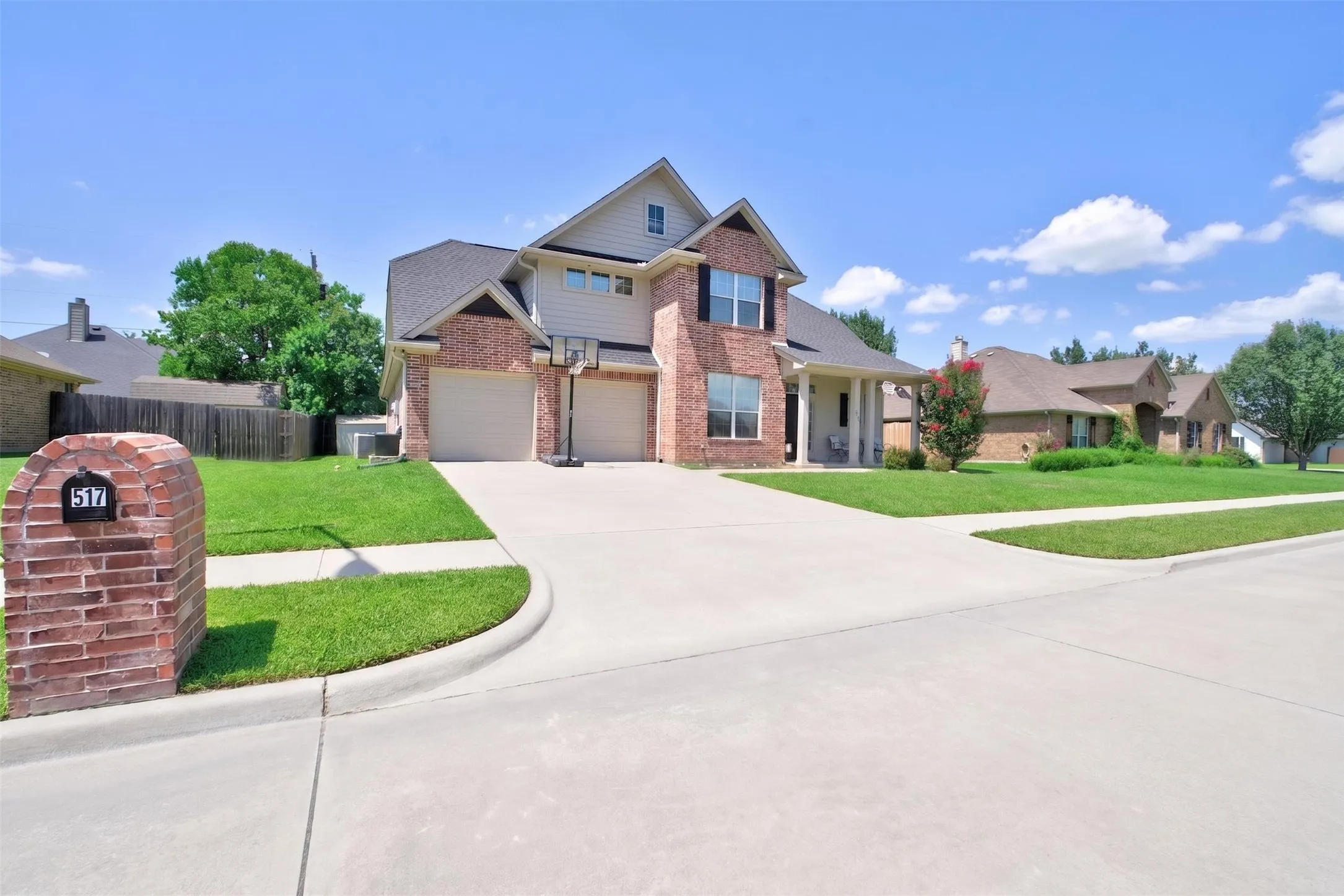 Single Family Residence For Sale in Hopkins County , 517 Austin Acre, Sulphur Springs, Texas 75482, 4 Bedroom, 3 Bathroom, 2 Garage spaces, 2,188 Sqft, built in 2007, mls#21316275, Real Estate Agent in Sulphur Springs, Homes For Sale in Hopkins county, Homes For Sale in Sulphur Springs, Realtor in Sulphur Springs Texas, Real Estate Brokerage Independent Realty Texas, Luminita Cordes Realtor