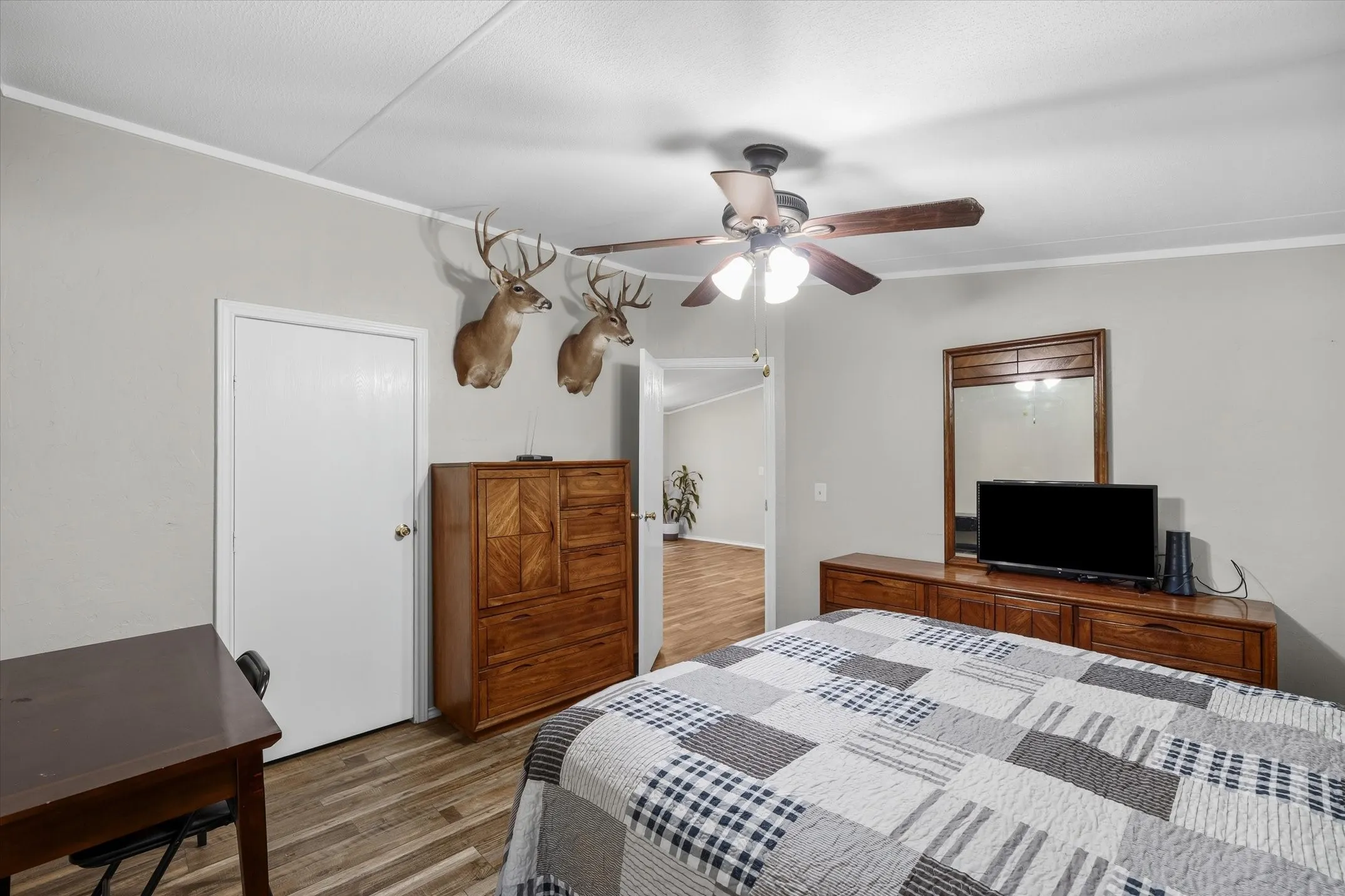 Manufactured Home For Sale in Hunt County , 9556 County Road 2400, Quinlan, Texas 75474, 3 Bedroom, 2 Bathroom, Garage spaces, 2,912 Sqft, built in 1999, Price $439,000, mls#21315744, Real Estate Agent in Quinlan, Homes For Sale in Hunt county, Homes For Sale in Quinlan, Realtor in Quinlan Texas, Real Estate Brokerage Independent Realty Texas, Luminita Cordes Realtor
