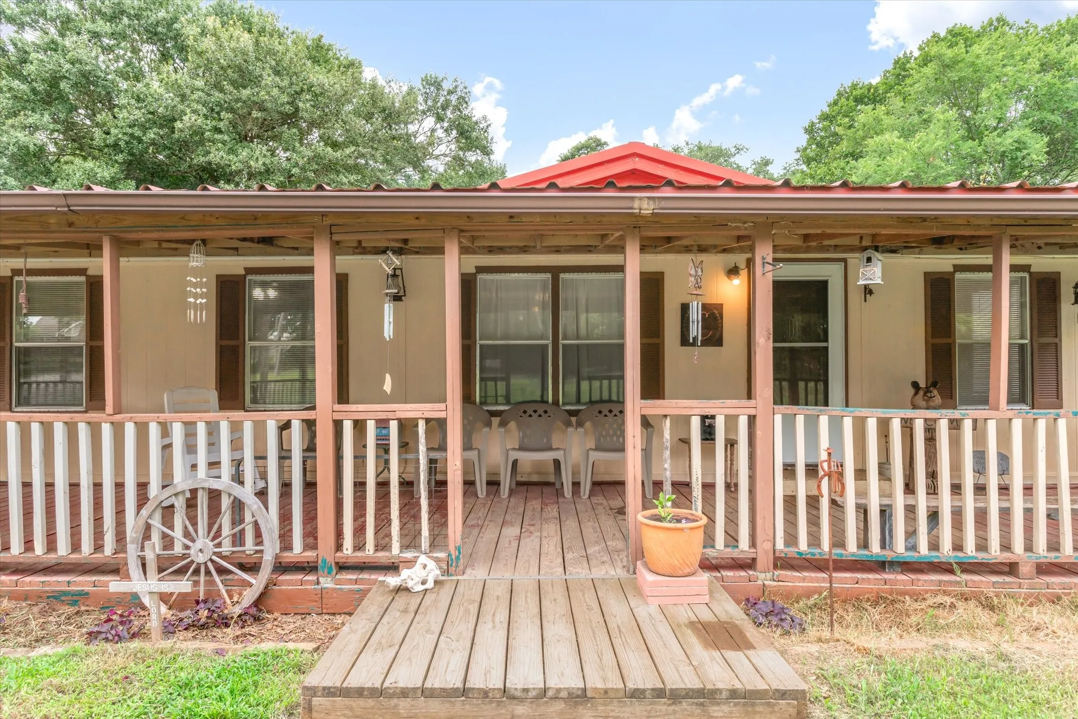 Manufactured Home For Sale in Hunt County , 9556 County Road 2400, Quinlan, Texas 75474, 3 Bedroom, 2 Bathroom, Garage spaces, 2,912 Sqft, built in 1999, Price $439,000, mls#21315744, Real Estate Agent in Quinlan, Homes For Sale in Hunt county, Homes For Sale in Quinlan, Realtor in Quinlan Texas, Real Estate Brokerage Independent Realty Texas, Luminita Cordes Realtor