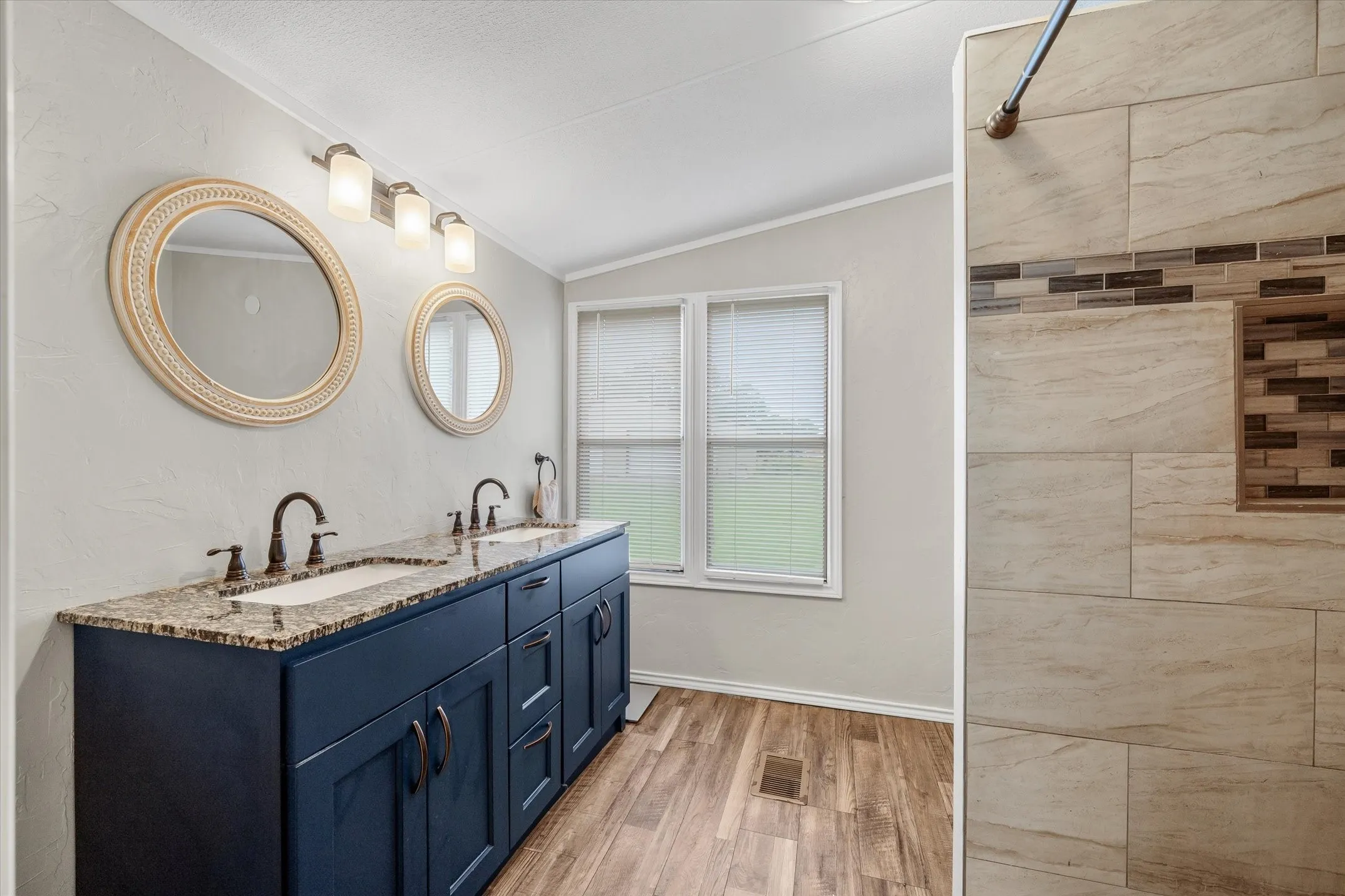 Manufactured Home For Sale in Hunt County , 9556 County Road 2400, Quinlan, Texas 75474, 3 Bedroom, 2 Bathroom, Garage spaces, 2,912 Sqft, built in 1999, Price $439,000, mls#21315744, Real Estate Agent in Quinlan, Homes For Sale in Hunt county, Homes For Sale in Quinlan, Realtor in Quinlan Texas, Real Estate Brokerage Independent Realty Texas, Luminita Cordes Realtor