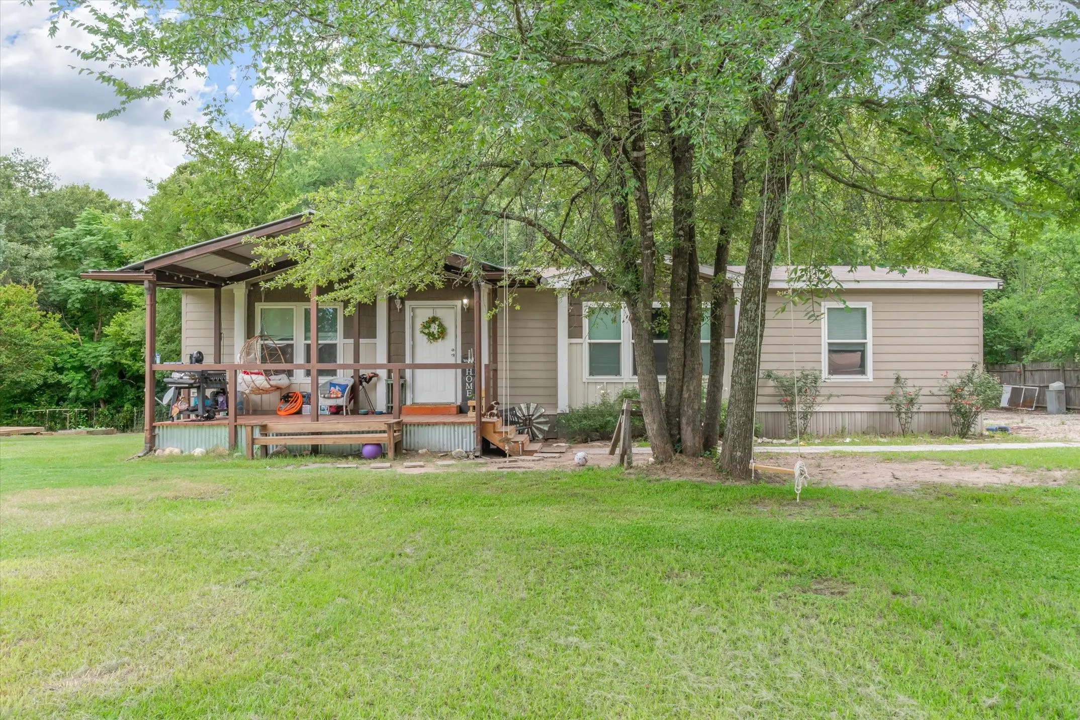 Manufactured Home For Sale in Hunt County , 9556 County Road 2400, Quinlan, Texas 75474, 3 Bedroom, 2 Bathroom, Garage spaces, 2,912 Sqft, built in 1999, Price $439,000, mls#21315744, Real Estate Agent in Quinlan, Homes For Sale in Hunt county, Homes For Sale in Quinlan, Realtor in Quinlan Texas, Real Estate Brokerage Independent Realty Texas, Luminita Cordes Realtor