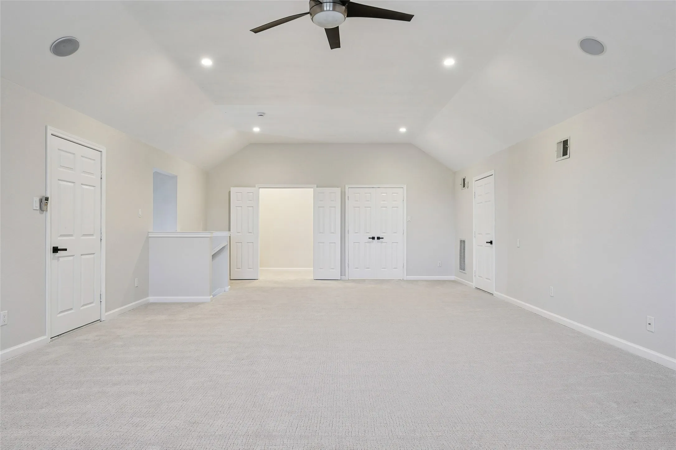 Single Family Residence For Sale in Tarrant County , 13544 Leather Strap Drive, Fort Worth, Texas 76052, 4 Bedroom, 2 Bathroom, 2 Garage spaces, 3,021 Sqft, built in 2004, mls#21307513, Real Estate Agent in Fort Worth, Homes For Sale in Tarrant county, Homes For Sale in Fort Worth, Realtor in Fort Worth Texas, Real Estate Brokerage Independent Realty Texas, Luminita Cordes Realtor