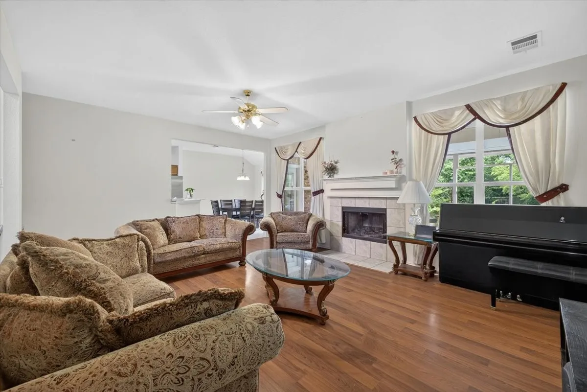 Single Family Residence For Sale in Dallas County , 3402 Sewell Drive, Sachse, Texas 75048, 3 Bedroom, 3 Bathroom, 2 Garage spaces, 2,307 Sqft, built in 2001, mls#21316287, Real Estate Agent in Sachse, Homes For Sale in Dallas county, Homes For Sale in Sachse, Realtor in Sachse Texas, Real Estate Brokerage Independent Realty Texas, Luminita Cordes Realtor