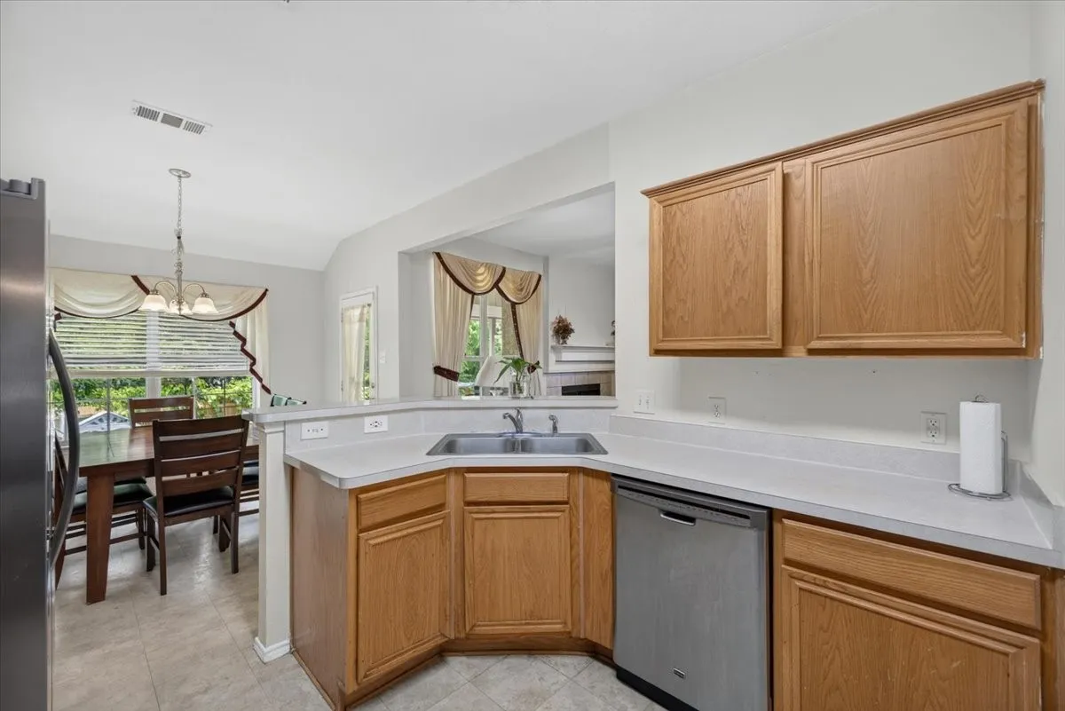 Single Family Residence For Sale in Dallas County , 3402 Sewell Drive, Sachse, Texas 75048, 3 Bedroom, 3 Bathroom, 2 Garage spaces, 2,307 Sqft, built in 2001, mls#21316287, Real Estate Agent in Sachse, Homes For Sale in Dallas county, Homes For Sale in Sachse, Realtor in Sachse Texas, Real Estate Brokerage Independent Realty Texas, Luminita Cordes Realtor