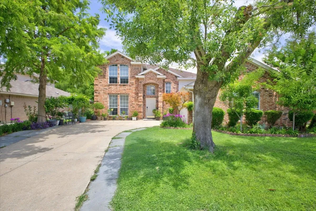 Single Family Residence For Sale in Dallas County , 3402 Sewell Drive, Sachse, Texas 75048, 3 Bedroom, 3 Bathroom, 2 Garage spaces, 2,307 Sqft, built in 2001, mls#21316287, Real Estate Agent in Sachse, Homes For Sale in Dallas county, Homes For Sale in Sachse, Realtor in Sachse Texas, Real Estate Brokerage Independent Realty Texas, Luminita Cordes Realtor