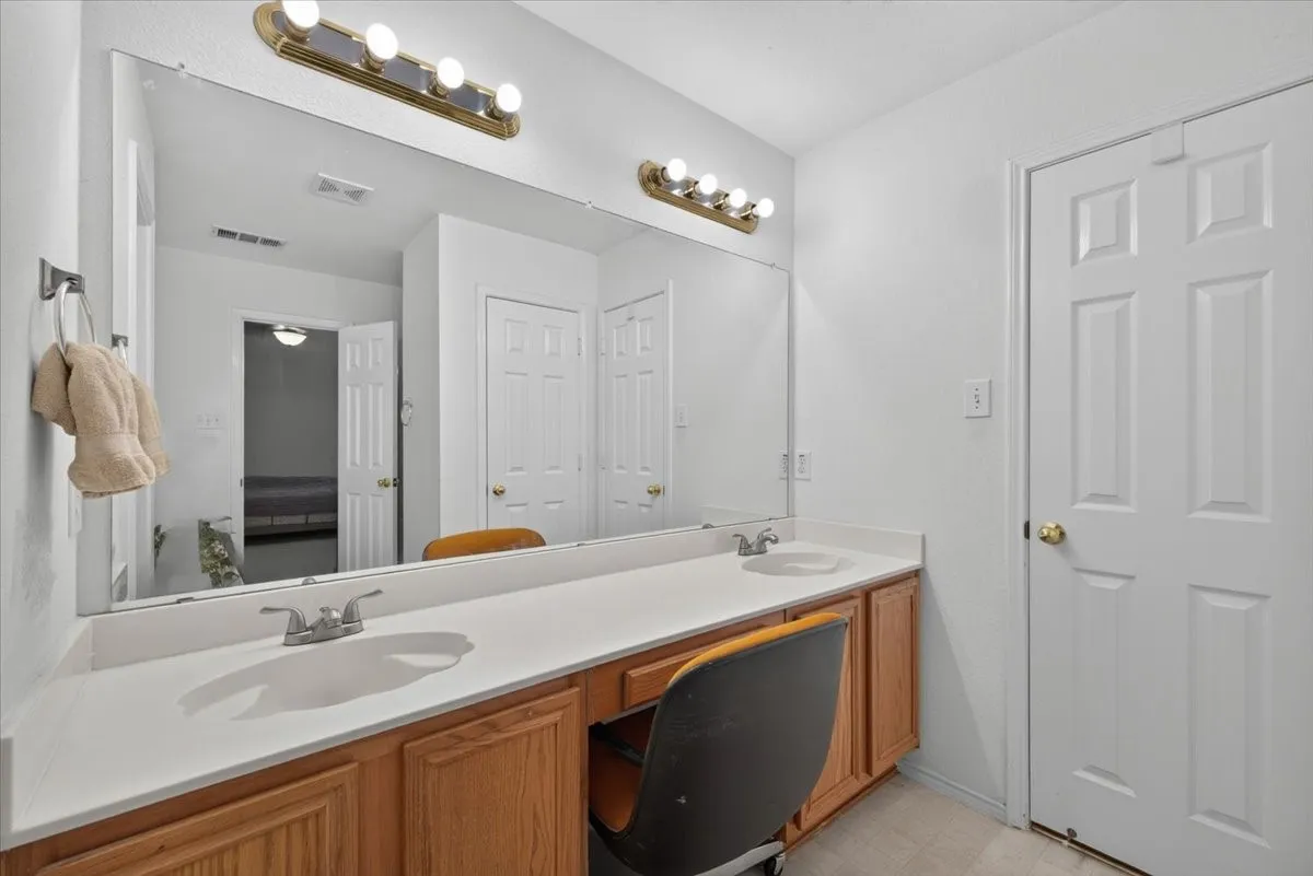 Single Family Residence For Sale in Dallas County , 3402 Sewell Drive, Sachse, Texas 75048, 3 Bedroom, 3 Bathroom, 2 Garage spaces, 2,307 Sqft, built in 2001, mls#21316287, Real Estate Agent in Sachse, Homes For Sale in Dallas county, Homes For Sale in Sachse, Realtor in Sachse Texas, Real Estate Brokerage Independent Realty Texas, Luminita Cordes Realtor