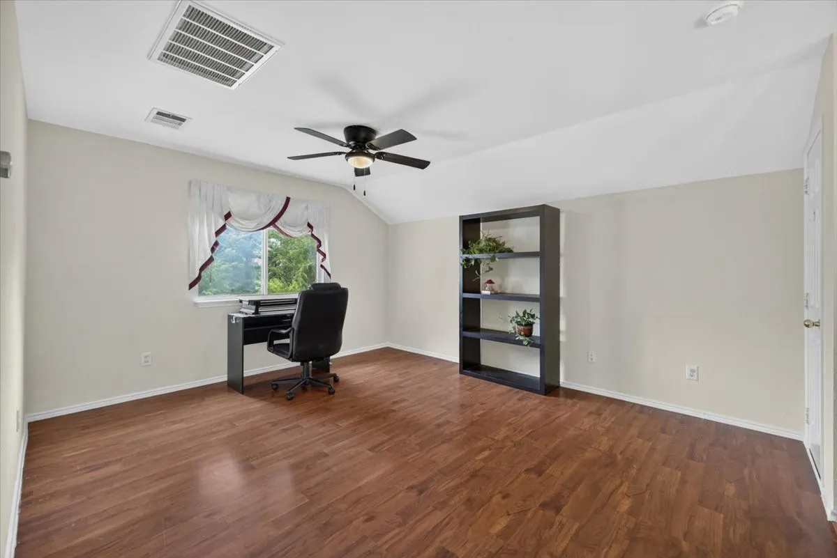 Single Family Residence For Sale in Dallas County , 3402 Sewell Drive, Sachse, Texas 75048, 3 Bedroom, 3 Bathroom, 2 Garage spaces, 2,307 Sqft, built in 2001, mls#21316287, Real Estate Agent in Sachse, Homes For Sale in Dallas county, Homes For Sale in Sachse, Realtor in Sachse Texas, Real Estate Brokerage Independent Realty Texas, Luminita Cordes Realtor