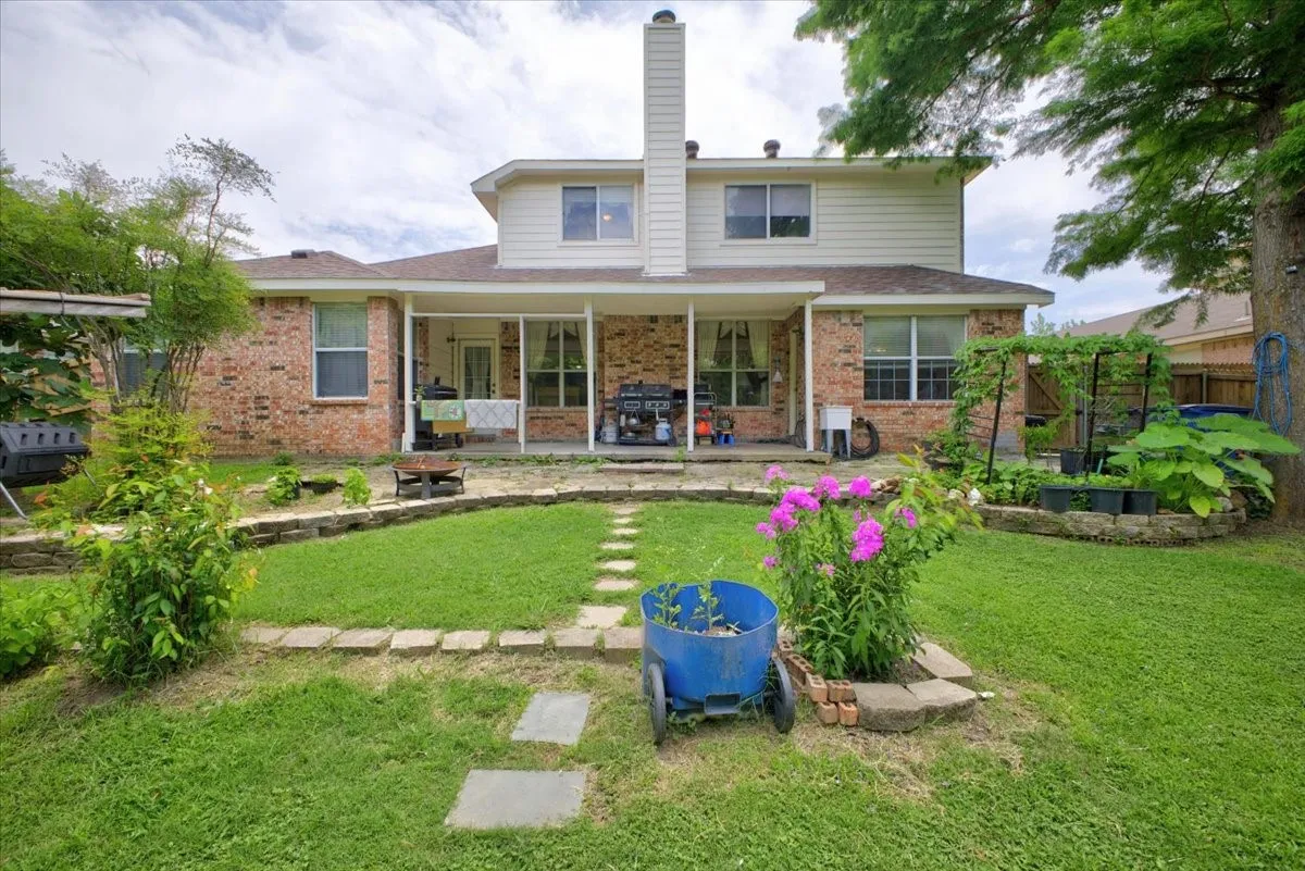 Single Family Residence For Sale in Dallas County , 3402 Sewell Drive, Sachse, Texas 75048, 3 Bedroom, 3 Bathroom, 2 Garage spaces, 2,307 Sqft, built in 2001, mls#21316287, Real Estate Agent in Sachse, Homes For Sale in Dallas county, Homes For Sale in Sachse, Realtor in Sachse Texas, Real Estate Brokerage Independent Realty Texas, Luminita Cordes Realtor