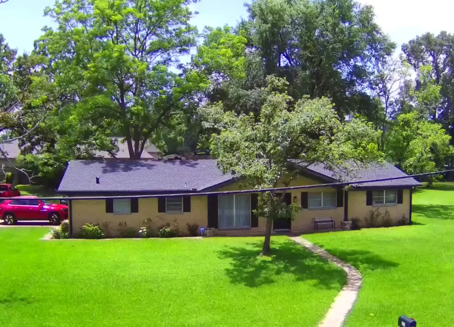 Single Family Residence For Sale in Smith County , 517 RONNETTE Drive, Tyler, Texas 75703, 3 Bedroom, 2 Bathroom, 2 Garage spaces, 1,619 Sqft, built in 1972, mls#21316299, Real Estate Agent in Tyler, Homes For Sale in Smith county, Homes For Sale in Tyler, Realtor in Tyler Texas, Real Estate Brokerage Independent Realty Texas, Luminita Cordes Realtor