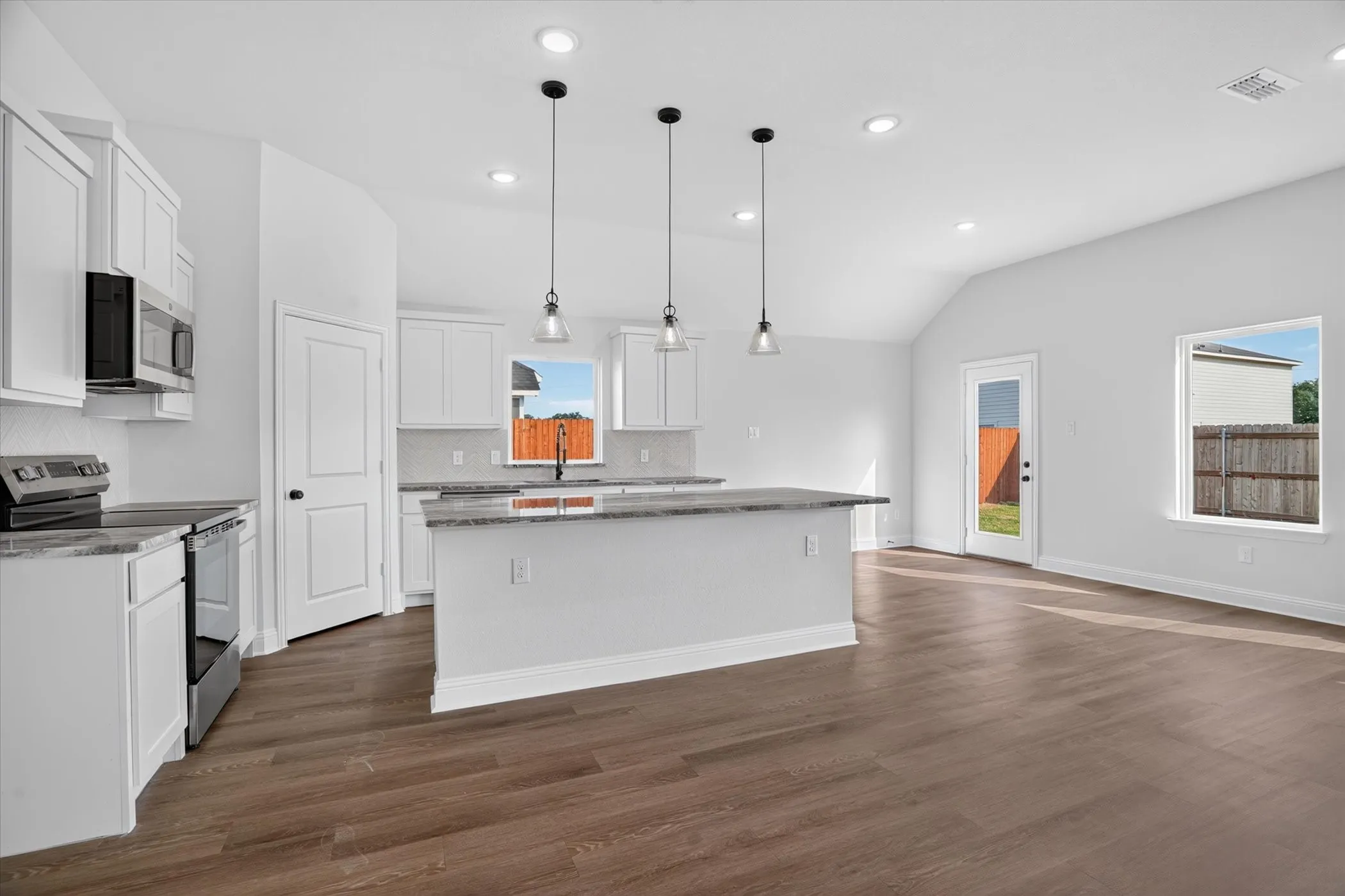 Single Family Residence For Sale in Hood County , 452 Peace Lily Way, Tolar, Texas 76476, 4 Bedroom, 2 Bathroom, 2 Garage spaces, 1,776 Sqft, built in 2026, mls#21314163, Real Estate Agent in Tolar, Homes For Sale in Hood county, Homes For Sale in Tolar, Realtor in Tolar Texas, Real Estate Brokerage Independent Realty Texas, Luminita Cordes Realtor