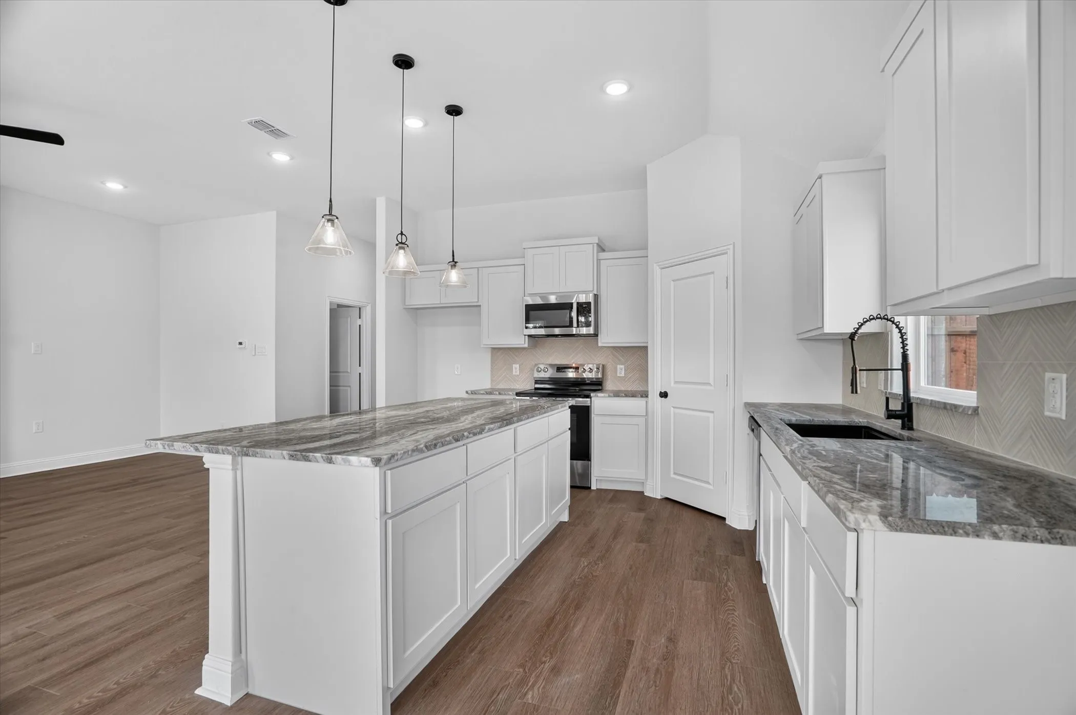 Single Family Residence For Sale in Hood County , 452 Peace Lily Way, Tolar, Texas 76476, 4 Bedroom, 2 Bathroom, 2 Garage spaces, 1,776 Sqft, built in 2026, mls#21314163, Real Estate Agent in Tolar, Homes For Sale in Hood county, Homes For Sale in Tolar, Realtor in Tolar Texas, Real Estate Brokerage Independent Realty Texas, Luminita Cordes Realtor