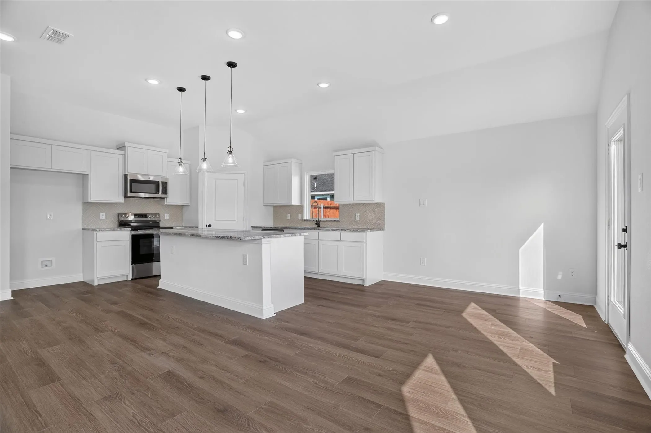 Single Family Residence For Sale in Hood County , 452 Peace Lily Way, Tolar, Texas 76476, 4 Bedroom, 2 Bathroom, 2 Garage spaces, 1,776 Sqft, built in 2026, mls#21314163, Real Estate Agent in Tolar, Homes For Sale in Hood county, Homes For Sale in Tolar, Realtor in Tolar Texas, Real Estate Brokerage Independent Realty Texas, Luminita Cordes Realtor