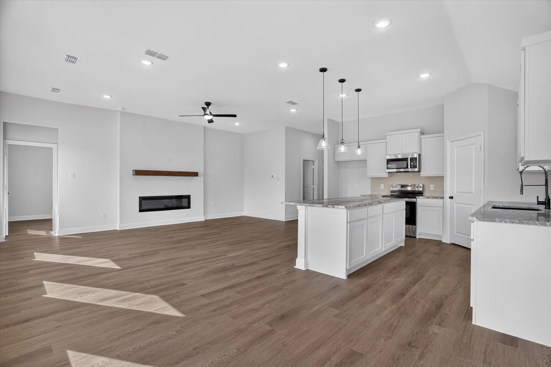 Single Family Residence For Sale in Hood County , 452 Peace Lily Way, Tolar, Texas 76476, 4 Bedroom, 2 Bathroom, 2 Garage spaces, 1,776 Sqft, built in 2026, mls#21314163, Real Estate Agent in Tolar, Homes For Sale in Hood county, Homes For Sale in Tolar, Realtor in Tolar Texas, Real Estate Brokerage Independent Realty Texas, Luminita Cordes Realtor