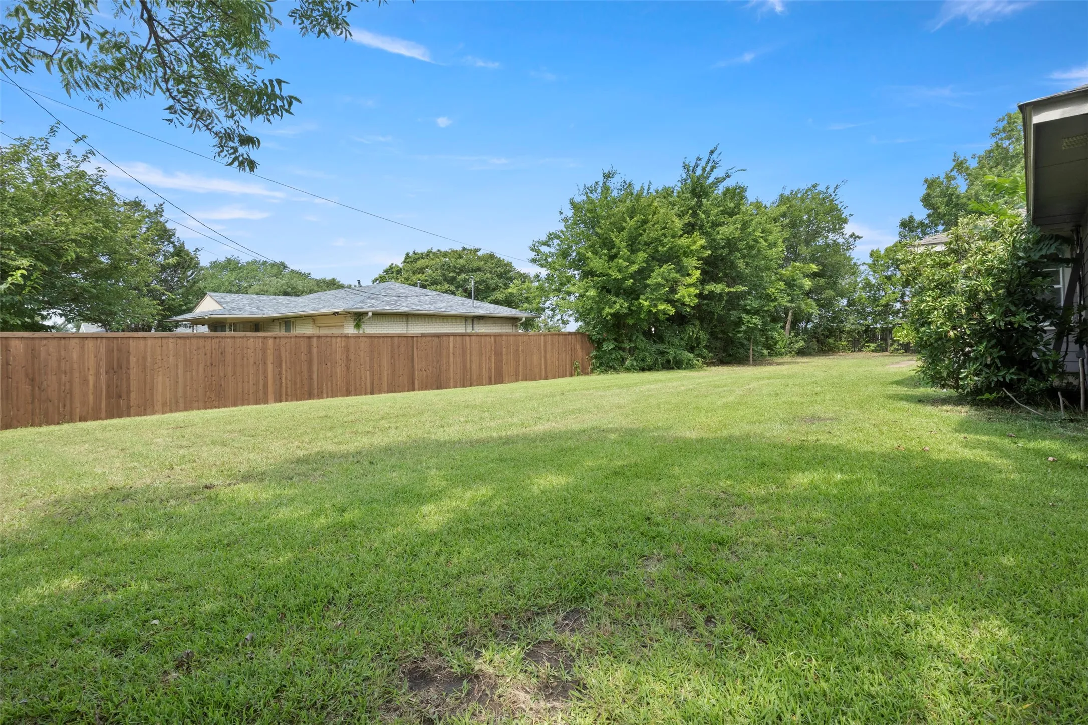Single Family Residence For Sale in Grayson County , 1516 E Peyton, Sherman, Texas 75090, 3 Bedrooms, 1 Bathroom, 2 Garage spaces, 1,398 Sqft, built in 1955, Price $215,000, mls#21313049, Real Estate Agent in Sherman, Homes For Sale in Grayson county, Homes For Sale in Sherman, Realtor in Sherman Texas, Real Estate Brokerage Independent Realty Texas, Luminita Cordes Realtor