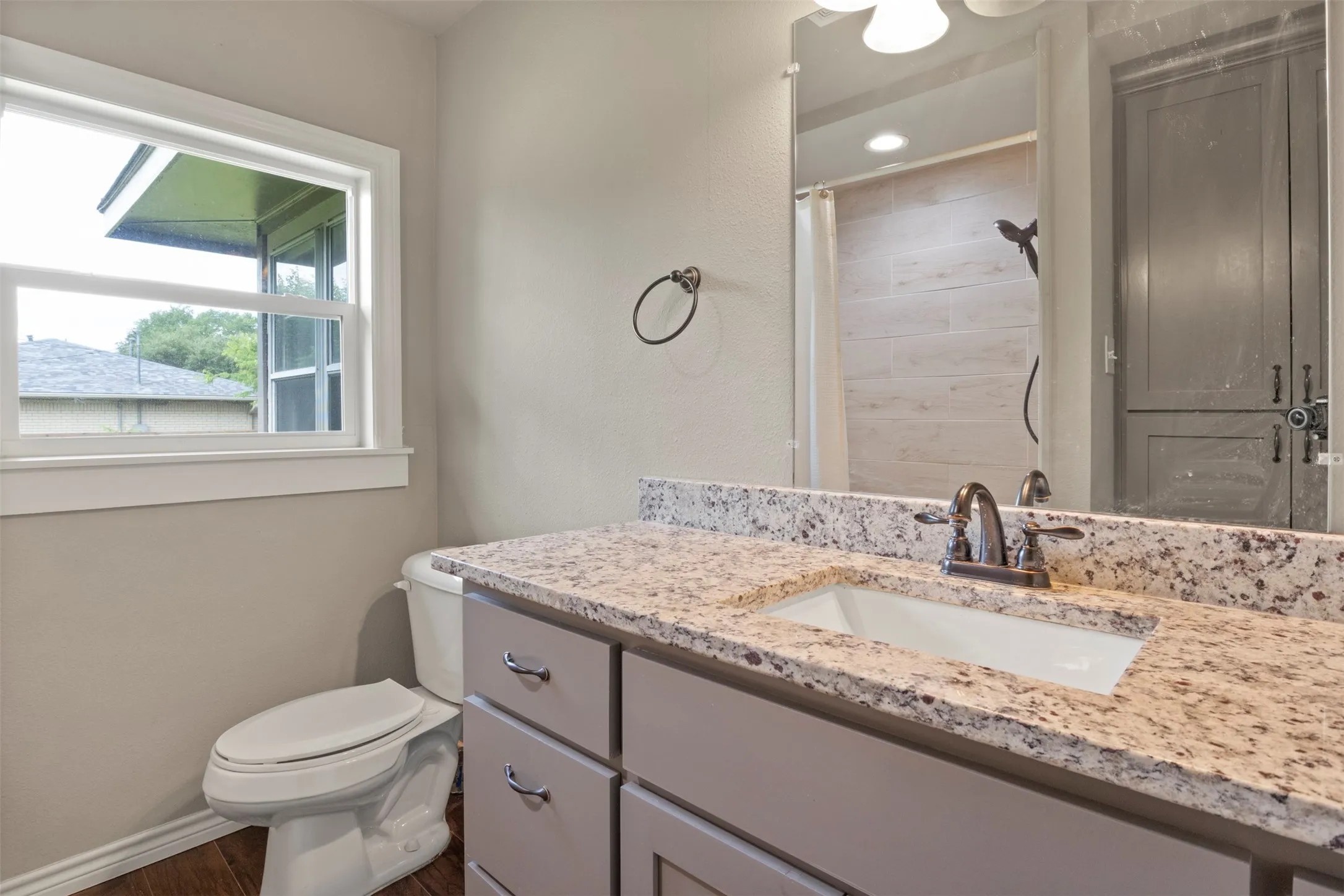 Single Family Residence For Sale in Grayson County , 1516 E Peyton, Sherman, Texas 75090, 3 Bedrooms, 1 Bathroom, 2 Garage spaces, 1,398 Sqft, built in 1955, Price $215,000, mls#21313049, Real Estate Agent in Sherman, Homes For Sale in Grayson county, Homes For Sale in Sherman, Realtor in Sherman Texas, Real Estate Brokerage Independent Realty Texas, Luminita Cordes Realtor