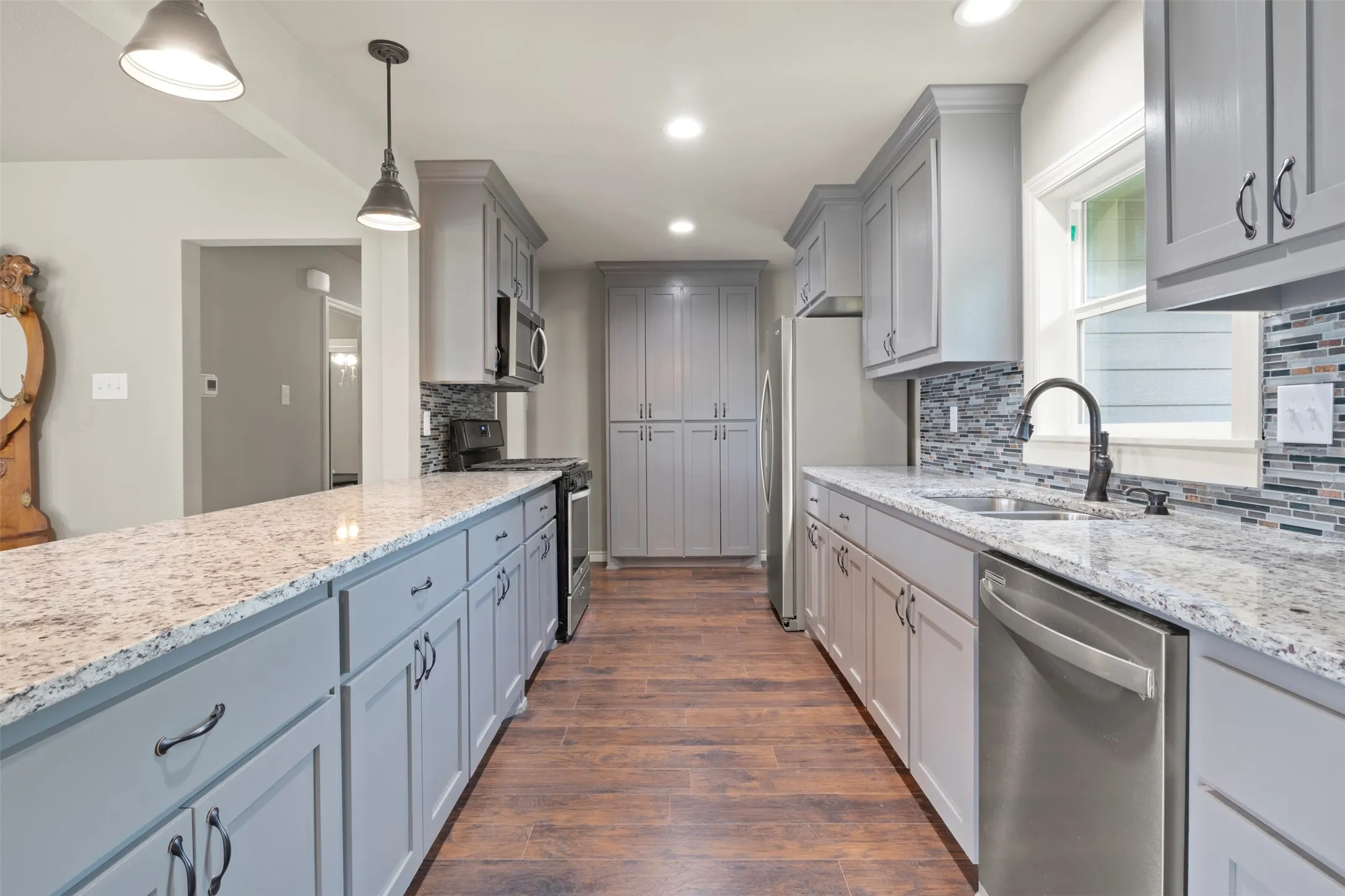 Single Family Residence For Sale in Grayson County , 1516 E Peyton, Sherman, Texas 75090, 3 Bedrooms, 1 Bathroom, 2 Garage spaces, 1,398 Sqft, built in 1955, Price $215,000, mls#21313049, Real Estate Agent in Sherman, Homes For Sale in Grayson county, Homes For Sale in Sherman, Realtor in Sherman Texas, Real Estate Brokerage Independent Realty Texas, Luminita Cordes Realtor