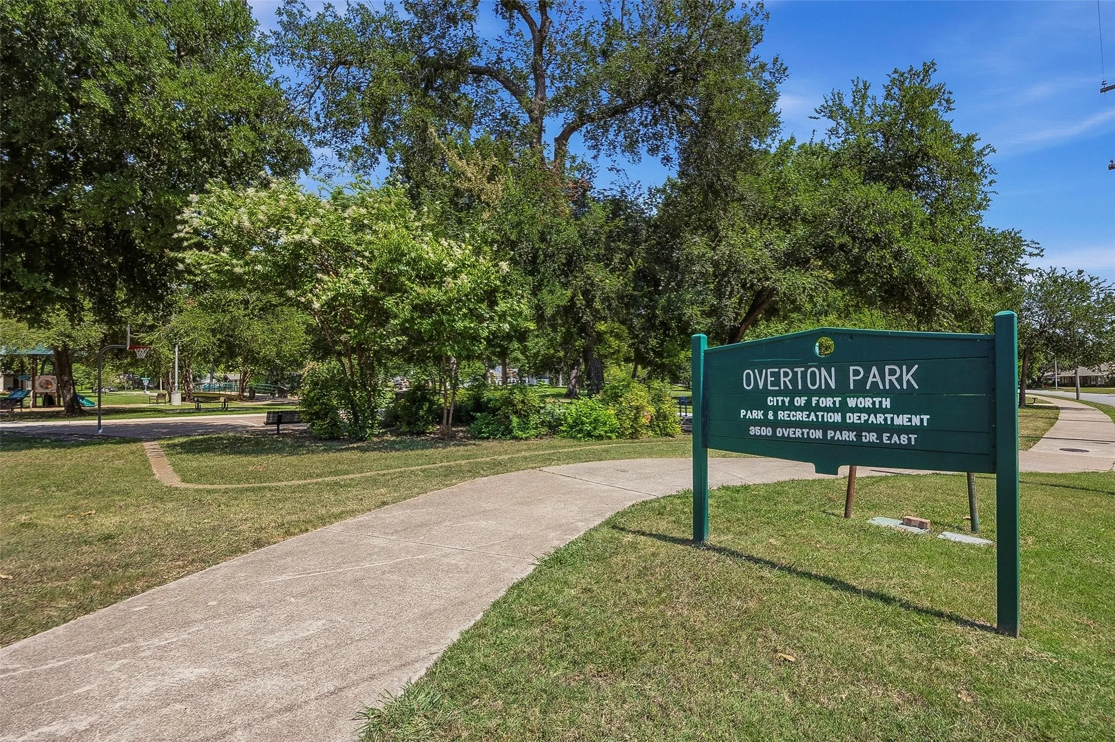 Condominium For Sale in Tarrant County , 4320 Bellaire Drive S 225W, Fort Worth, Texas 76109, 2 Bedroom, 2 Bathroom, Garage spaces, 1,179 Sqft, built in 1968, Price $175,000, mls#21311137, Real Estate Agent in Fort Worth, Homes For Sale in Tarrant county, Homes For Sale in Fort Worth, Realtor in Fort Worth Texas, Real Estate Brokerage Independent Realty Texas, Luminita Cordes Realtor