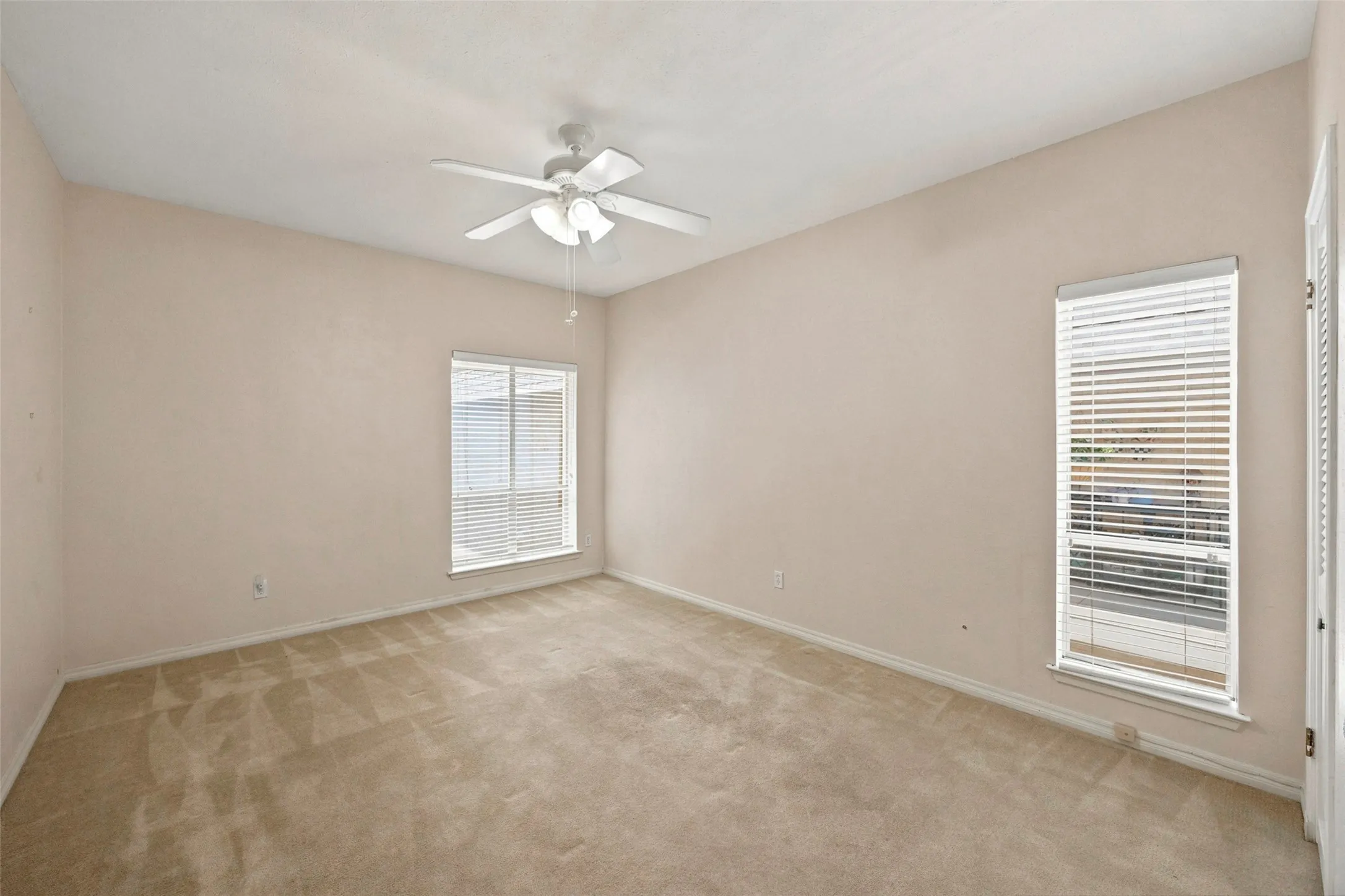 Condominium For Sale in Tarrant County , 4320 Bellaire Drive S 225W, Fort Worth, Texas 76109, 2 Bedroom, 2 Bathroom, Garage spaces, 1,179 Sqft, built in 1968, Price $175,000, mls#21311137, Real Estate Agent in Fort Worth, Homes For Sale in Tarrant county, Homes For Sale in Fort Worth, Realtor in Fort Worth Texas, Real Estate Brokerage Independent Realty Texas, Luminita Cordes Realtor