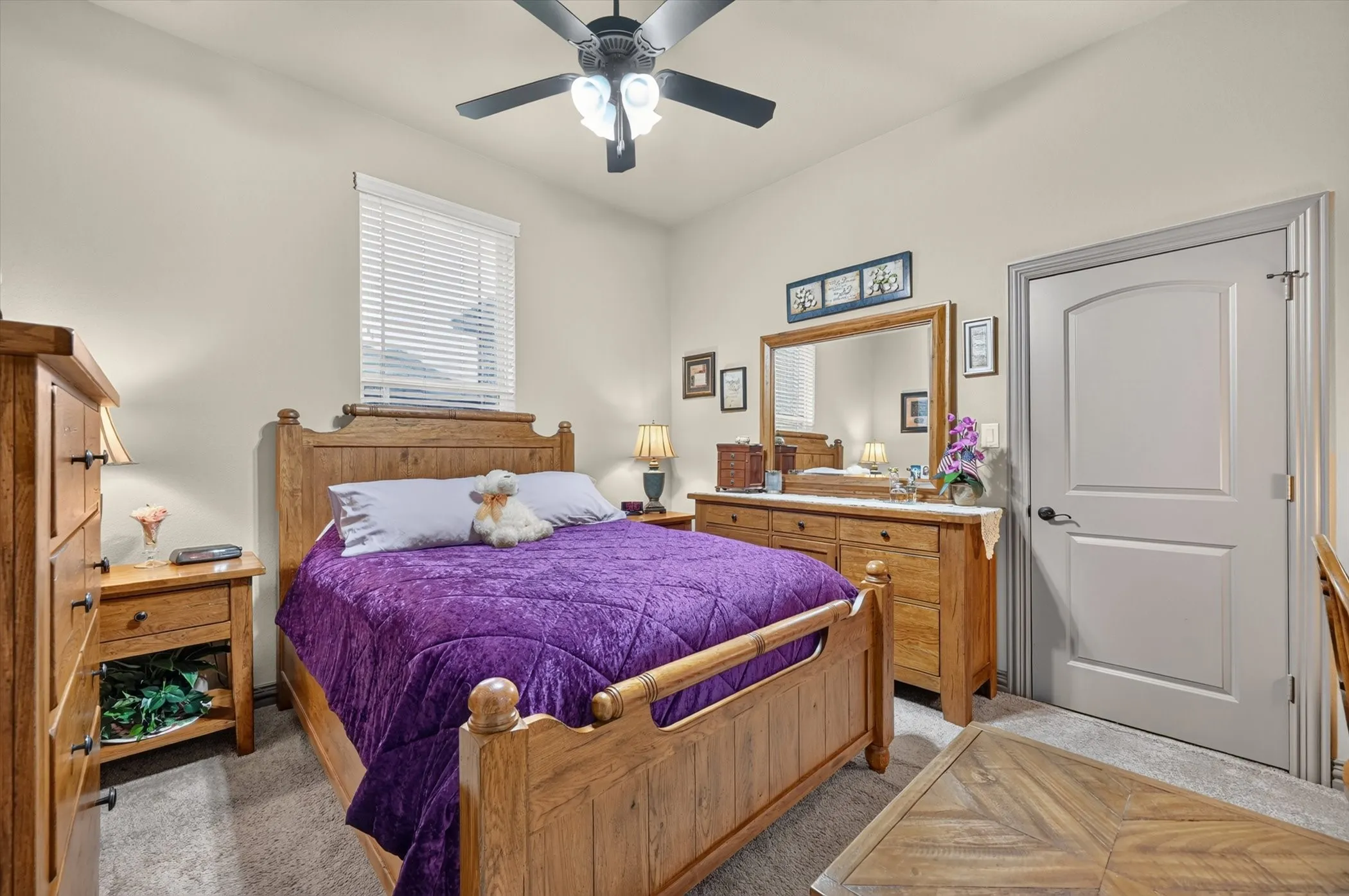 Single Family Residence For Sale in Parker County , 197 Ellis Creek Drive, Weatherford, Texas 76085, 4 Bedroom, 3 Bathroom, 3 Garage spaces, 2,814 Sqft, built in 2014, mls#21314548, Real Estate Agent in Weatherford, Homes For Sale in Parker county, Homes For Sale in Weatherford, Realtor in Weatherford Texas, Real Estate Brokerage Independent Realty Texas, Luminita Cordes Realtor