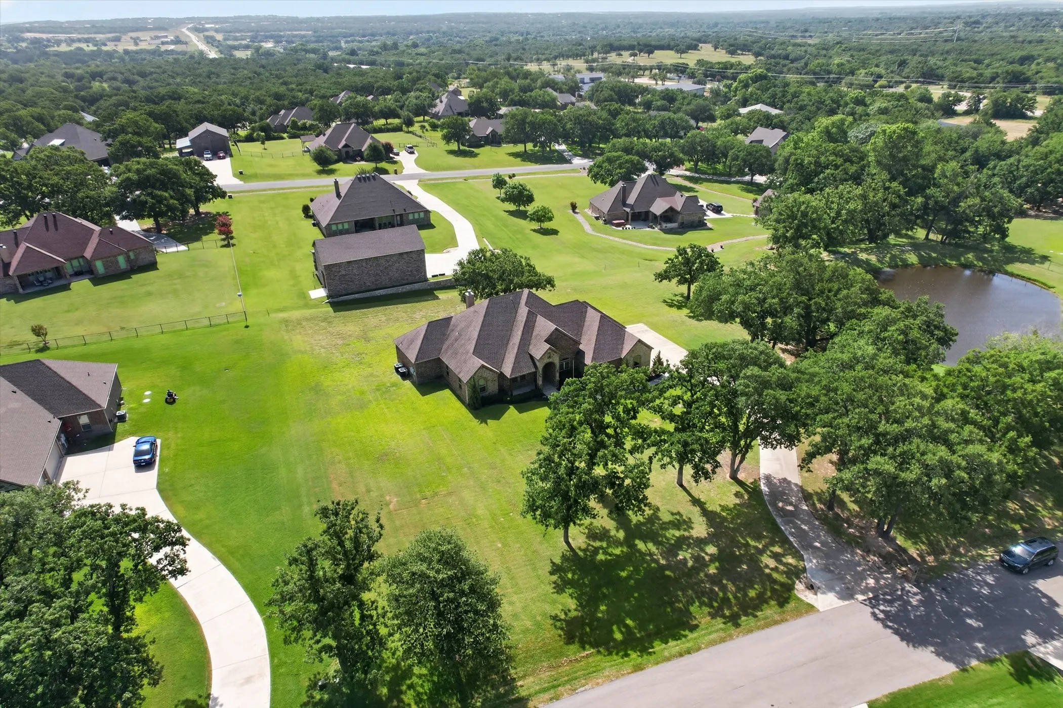 Single Family Residence For Sale in Parker County , 197 Ellis Creek Drive, Weatherford, Texas 76085, 4 Bedroom, 3 Bathroom, 3 Garage spaces, 2,814 Sqft, built in 2014, mls#21314548, Real Estate Agent in Weatherford, Homes For Sale in Parker county, Homes For Sale in Weatherford, Realtor in Weatherford Texas, Real Estate Brokerage Independent Realty Texas, Luminita Cordes Realtor