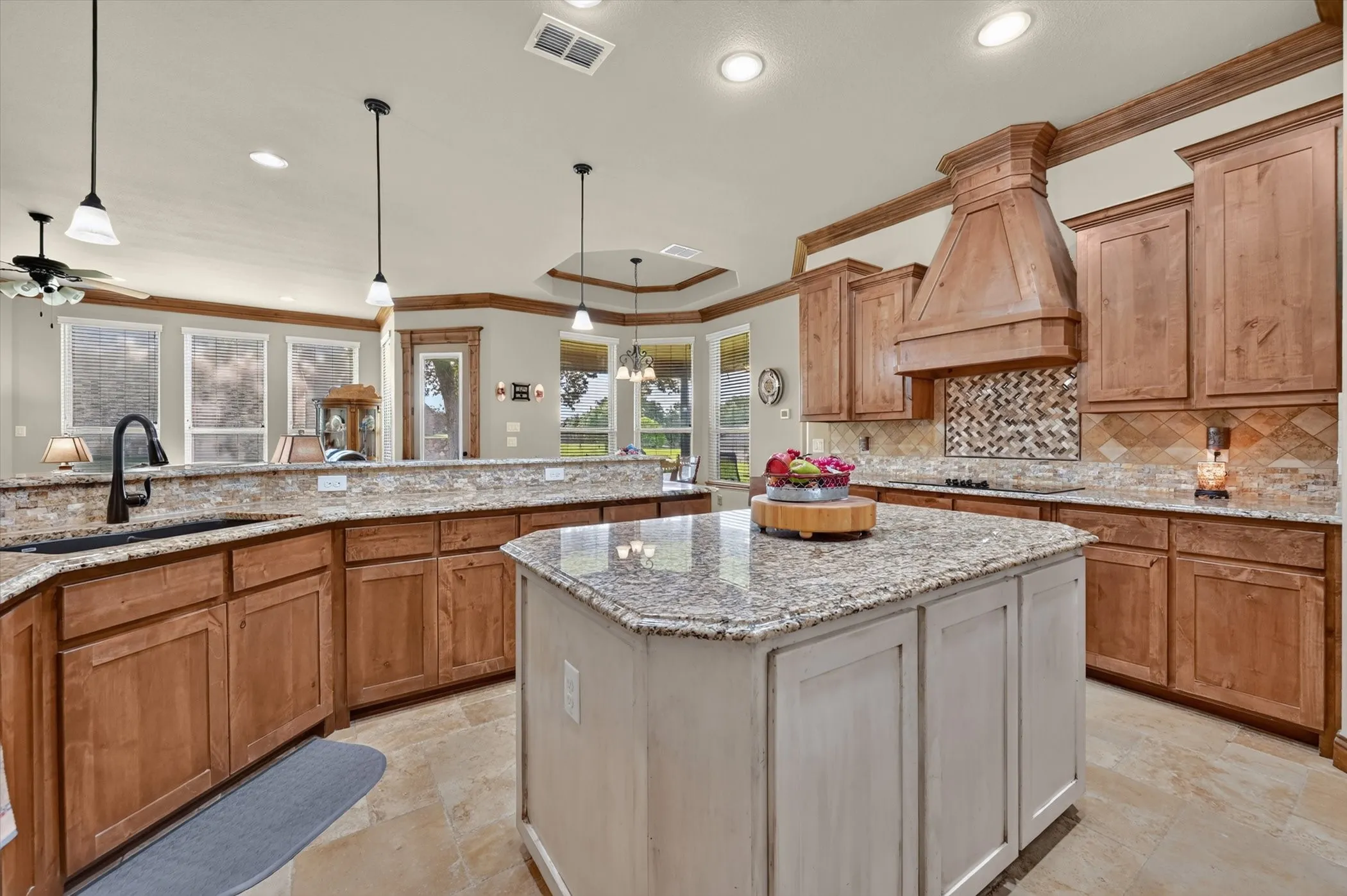 Single Family Residence For Sale in Parker County , 197 Ellis Creek Drive, Weatherford, Texas 76085, 4 Bedroom, 3 Bathroom, 3 Garage spaces, 2,814 Sqft, built in 2014, mls#21314548, Real Estate Agent in Weatherford, Homes For Sale in Parker county, Homes For Sale in Weatherford, Realtor in Weatherford Texas, Real Estate Brokerage Independent Realty Texas, Luminita Cordes Realtor