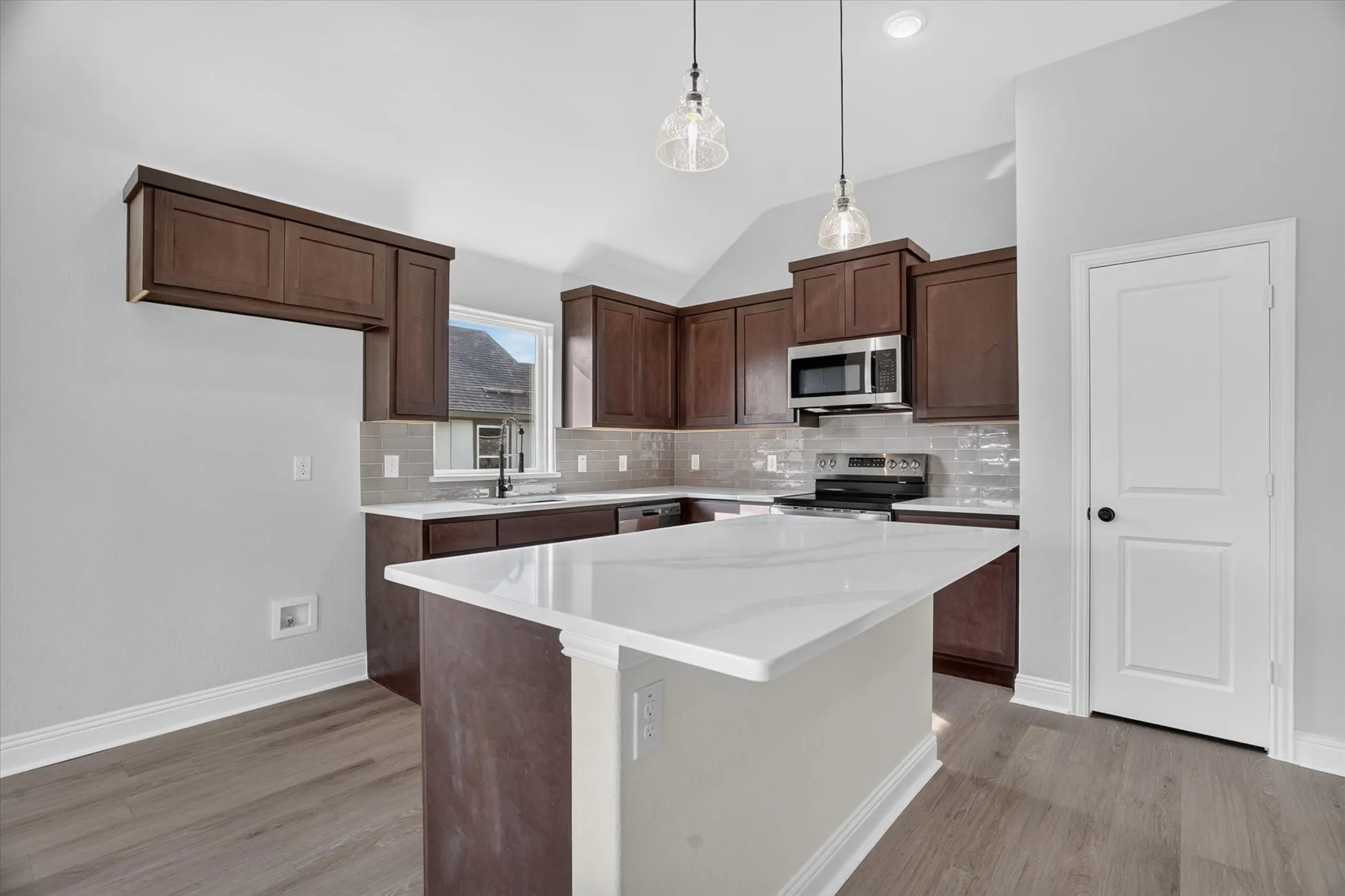 Single Family Residence For Sale in Hood County , 456 Peace Lily Way, Tolar, Texas 76476, 3 Bedroom, 2 Bathroom, 2 Garage spaces, 1,298 Sqft, built in 2026, mls#21314105, Real Estate Agent in Tolar, Homes For Sale in Hood county, Homes For Sale in Tolar, Realtor in Tolar Texas, Real Estate Brokerage Independent Realty Texas, Luminita Cordes Realtor