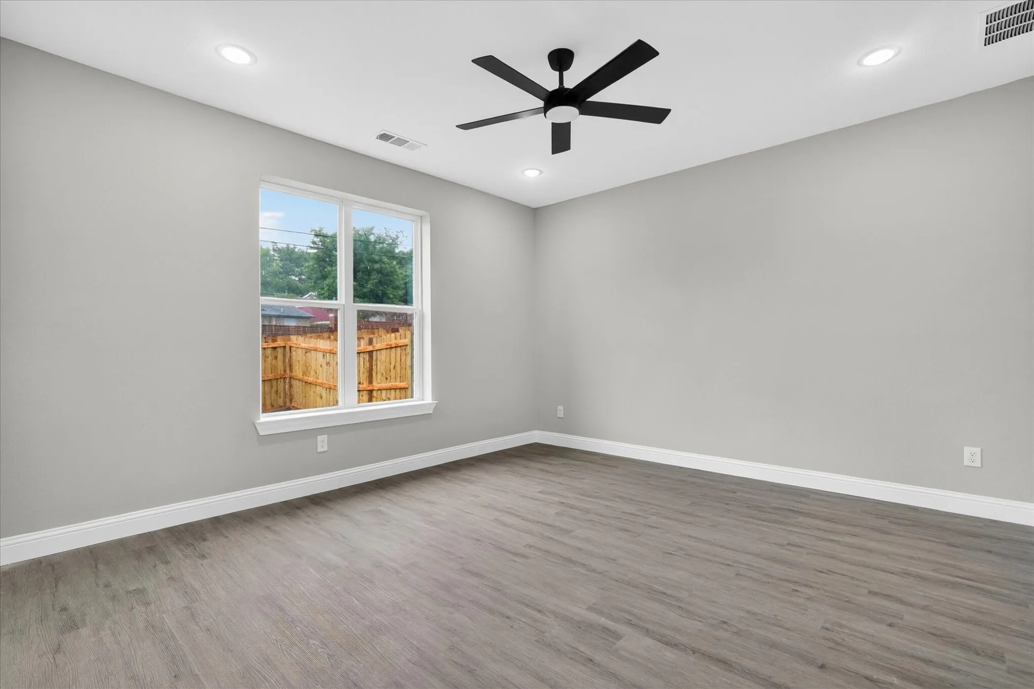 Townhouse For Sale in Dallas County , 808 Premier, Grand Prairie, Texas 75051, 4 Bedroom, 4 Bathroom, 2 Garage spaces, 2,058 Sqft, built in 2026, mls#21316320, Real Estate Agent in Grand Prairie, Homes For Sale in Dallas county, Homes For Sale in Grand Prairie, Realtor in Grand Prairie Texas, Real Estate Brokerage Independent Realty Texas, Luminita Cordes Realtor