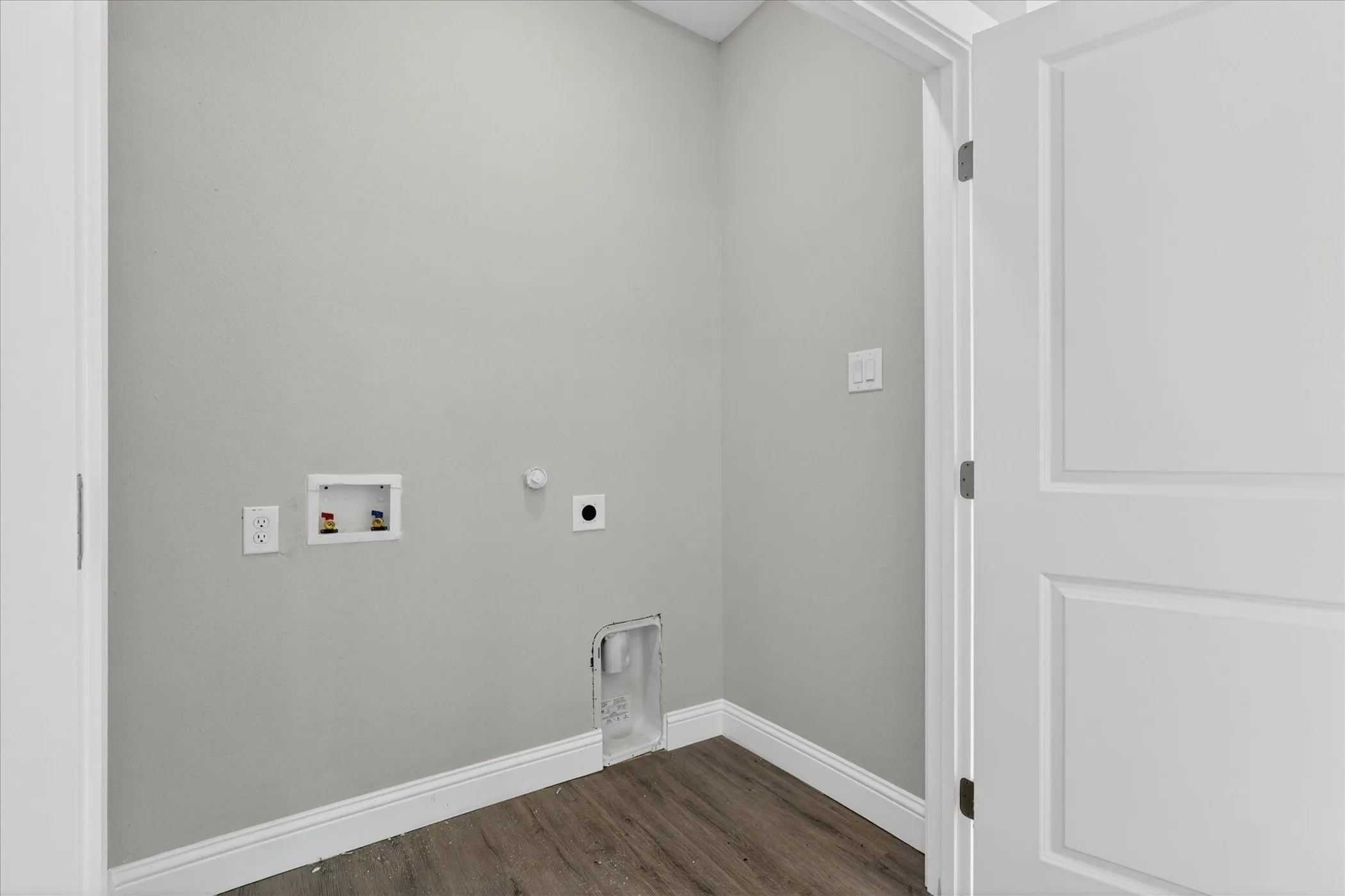 Townhouse For Sale in Dallas County , 808 Premier, Grand Prairie, Texas 75051, 4 Bedroom, 4 Bathroom, 2 Garage spaces, 2,058 Sqft, built in 2026, mls#21316320, Real Estate Agent in Grand Prairie, Homes For Sale in Dallas county, Homes For Sale in Grand Prairie, Realtor in Grand Prairie Texas, Real Estate Brokerage Independent Realty Texas, Luminita Cordes Realtor