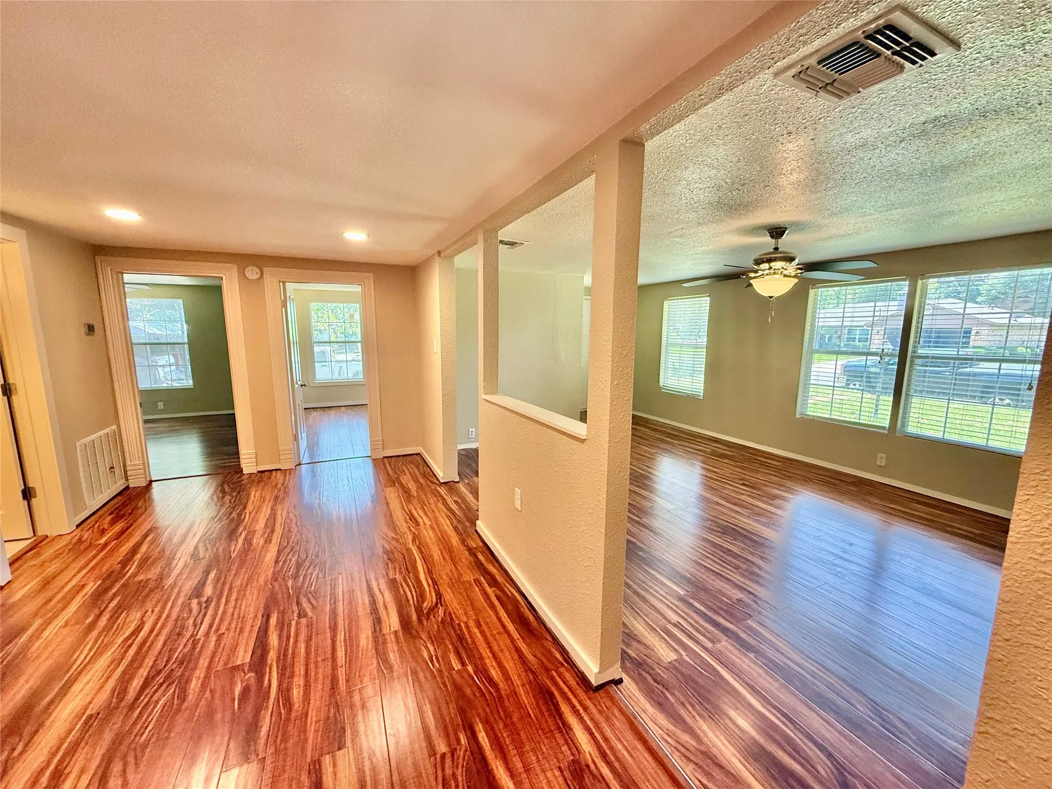 Single Family Residence For Sale in Hopkins County , 417 Putman Street, Sulphur Springs, Texas 75482, 3 Bedroom, 2 Bathroom, Garage spaces, 1,488 Sqft, built in 1957, mls#21316292, Real Estate Agent in Sulphur Springs, Homes For Sale in Hopkins county, Homes For Sale in Sulphur Springs, Realtor in Sulphur Springs Texas, Real Estate Brokerage Independent Realty Texas, Luminita Cordes Realtor