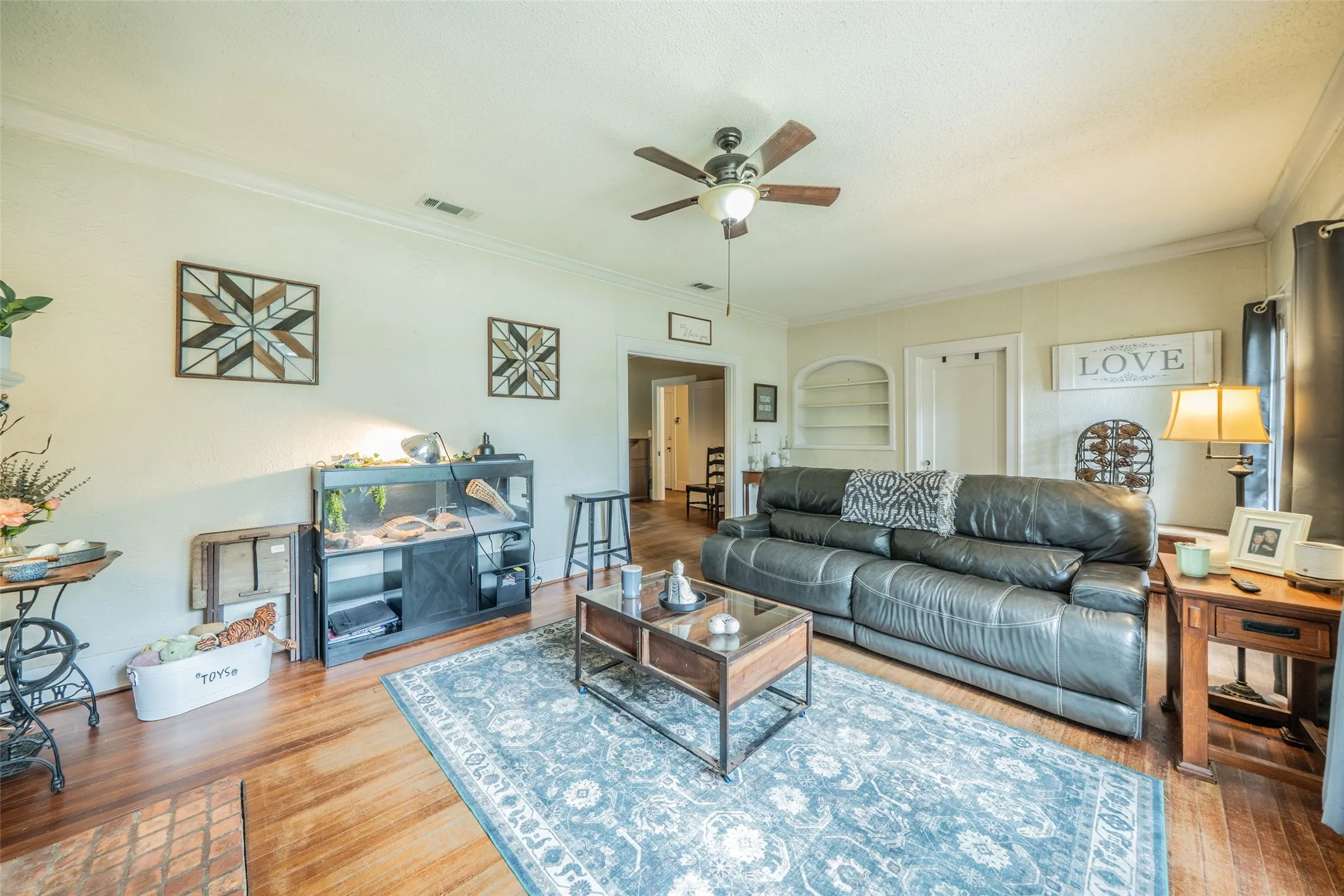 Single Family Residence For Sale in Kaufman County , 106 Walnut Street, Terrell, Texas 75160, 3 Bedroom, 1 Bathroom, Garage spaces, 1,460 Sqft, built in 1985, Price $220,000, mls#21315690, Real Estate Agent in Terrell, Homes For Sale in Kaufman county, Homes For Sale in Terrell, Realtor in Terrell Texas, Real Estate Brokerage Independent Realty Texas, Luminita Cordes Realtor