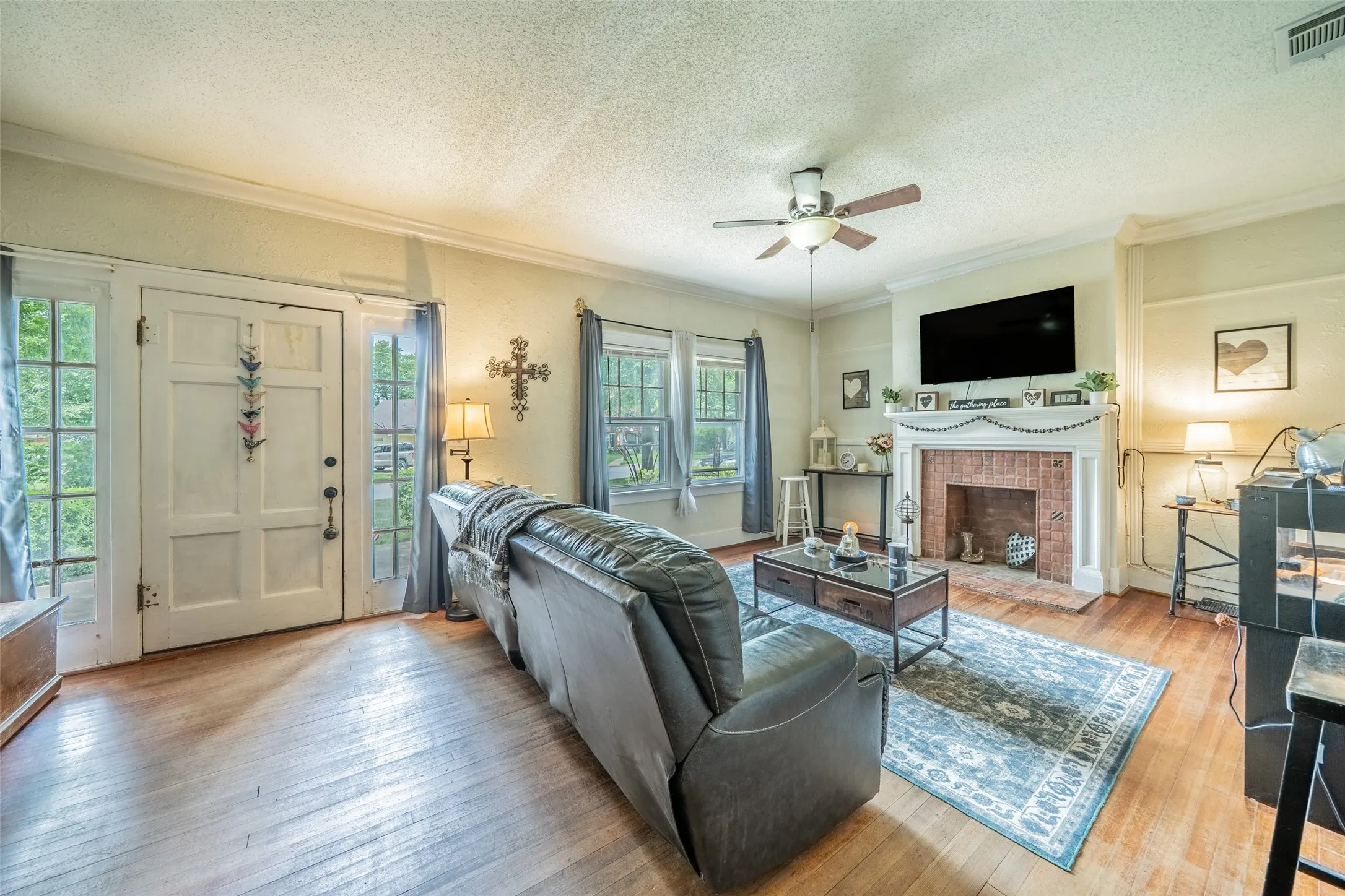 Single Family Residence For Sale in Kaufman County , 106 Walnut Street, Terrell, Texas 75160, 3 Bedroom, 1 Bathroom, Garage spaces, 1,460 Sqft, built in 1985, Price $220,000, mls#21315690, Real Estate Agent in Terrell, Homes For Sale in Kaufman county, Homes For Sale in Terrell, Realtor in Terrell Texas, Real Estate Brokerage Independent Realty Texas, Luminita Cordes Realtor
