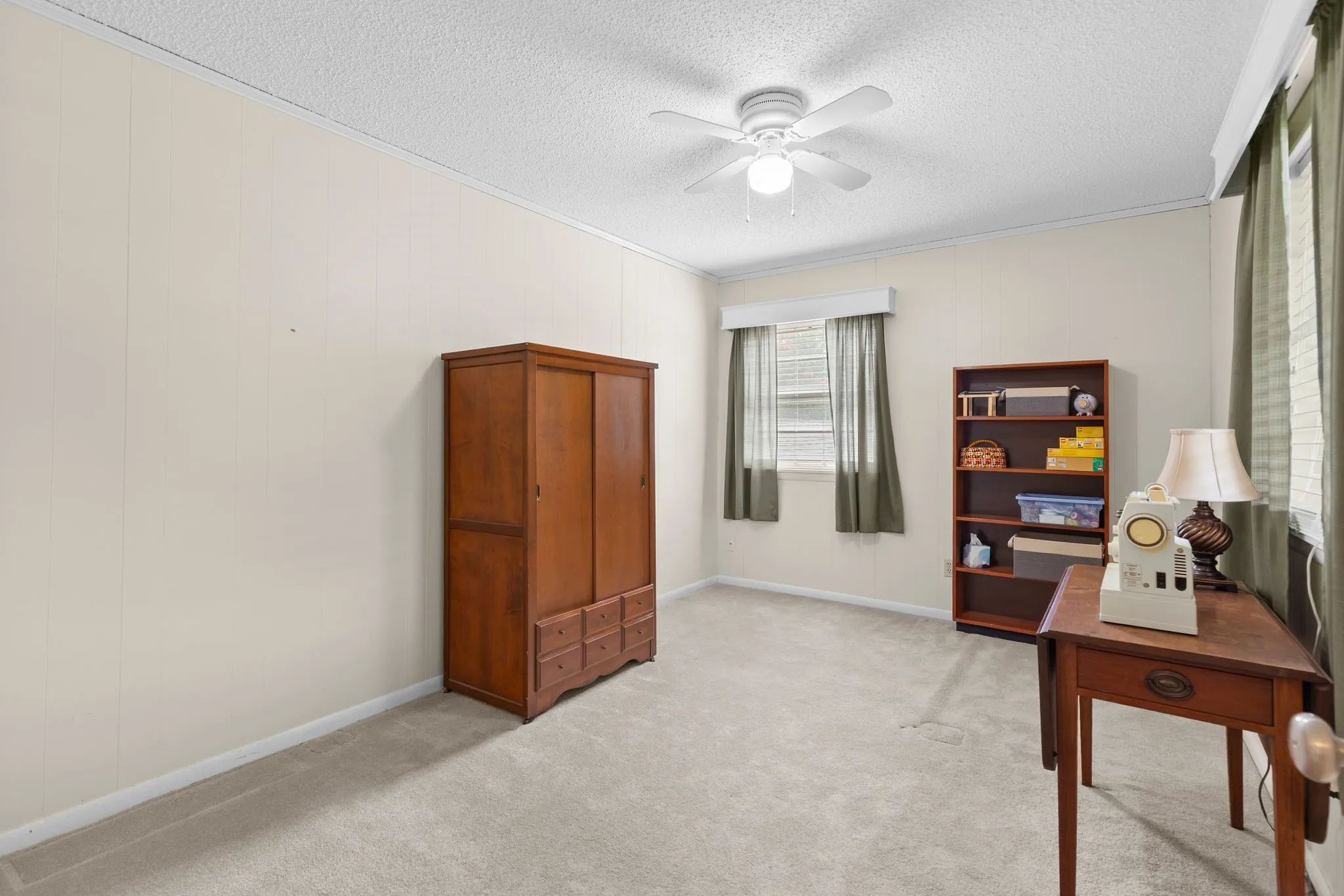 Single Family Residence For Sale in Hunt County , 2810 Tanglewood Drive, Commerce, Texas 75428, 4 Bedroom, 3 Bathroom, 2 Garage spaces, 3,131 Sqft, built in 1967, mls#21315446, Real Estate Agent in Commerce, Homes For Sale in Hunt county, Homes For Sale in Commerce, Realtor in Commerce Texas, Real Estate Brokerage Independent Realty Texas, Luminita Cordes Realtor