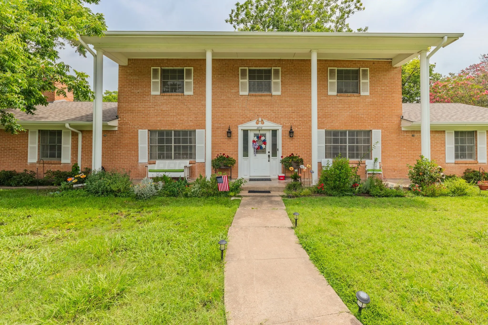 Single Family Residence For Sale in Hunt County , 2810 Tanglewood Drive, Commerce, Texas 75428, 4 Bedroom, 3 Bathroom, 2 Garage spaces, 3,131 Sqft, built in 1967, mls#21315446, Real Estate Agent in Commerce, Homes For Sale in Hunt county, Homes For Sale in Commerce, Realtor in Commerce Texas, Real Estate Brokerage Independent Realty Texas, Luminita Cordes Realtor