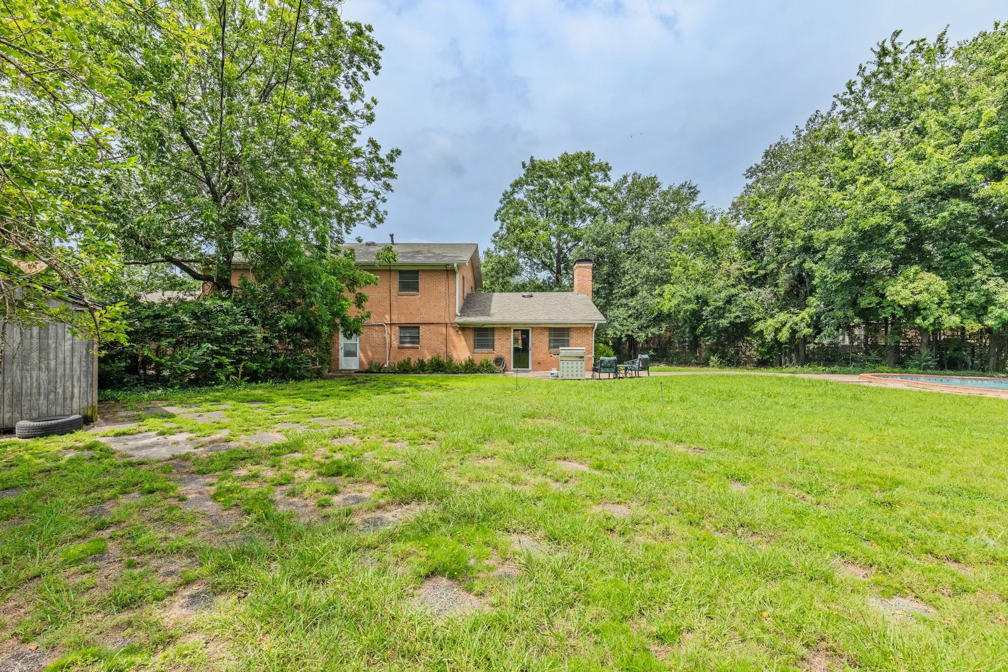 Single Family Residence For Sale in Hunt County , 2810 Tanglewood Drive, Commerce, Texas 75428, 4 Bedroom, 3 Bathroom, 2 Garage spaces, 3,131 Sqft, built in 1967, mls#21315446, Real Estate Agent in Commerce, Homes For Sale in Hunt county, Homes For Sale in Commerce, Realtor in Commerce Texas, Real Estate Brokerage Independent Realty Texas, Luminita Cordes Realtor