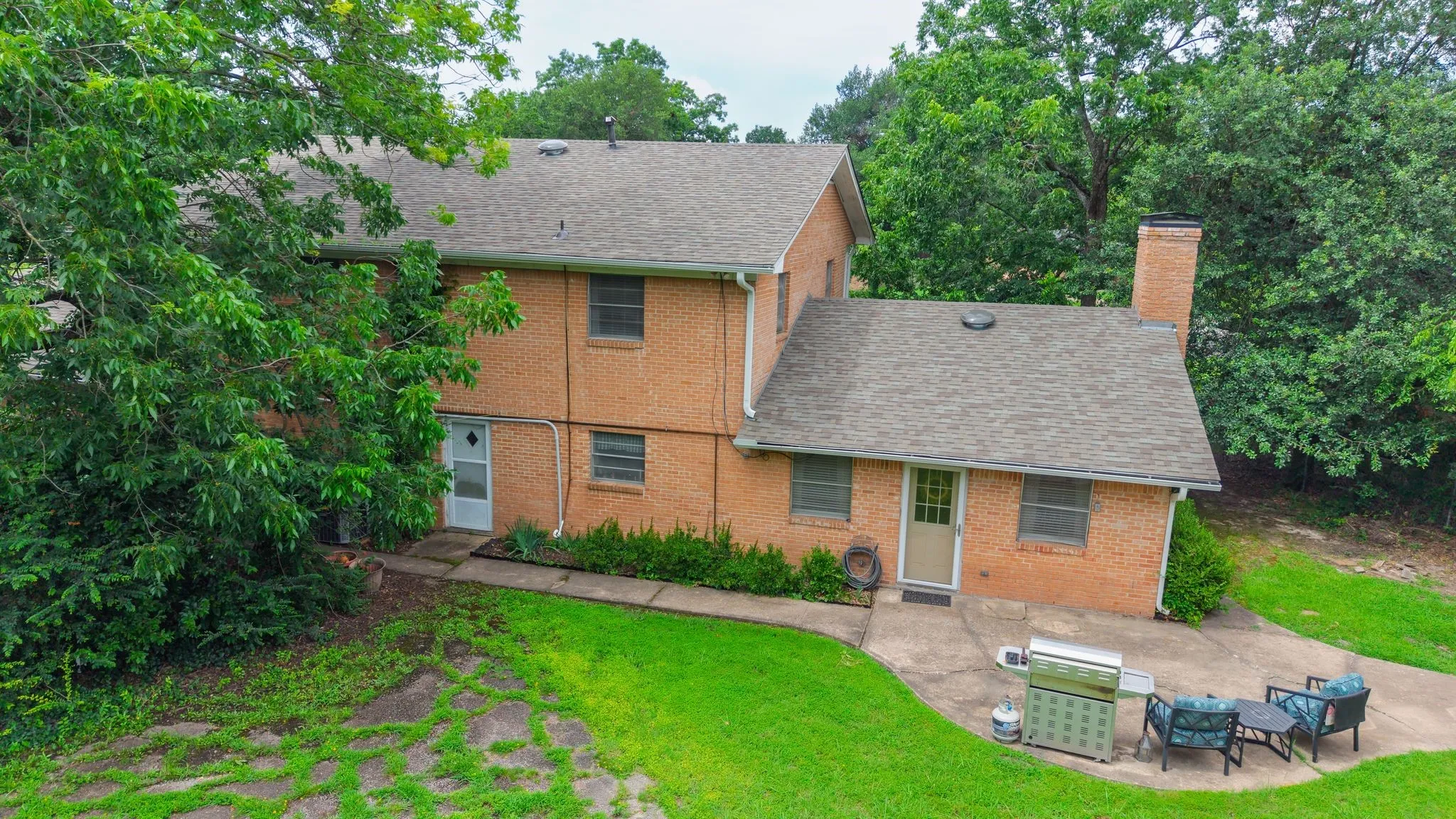 Single Family Residence For Sale in Hunt County , 2810 Tanglewood Drive, Commerce, Texas 75428, 4 Bedroom, 3 Bathroom, 2 Garage spaces, 3,131 Sqft, built in 1967, mls#21315446, Real Estate Agent in Commerce, Homes For Sale in Hunt county, Homes For Sale in Commerce, Realtor in Commerce Texas, Real Estate Brokerage Independent Realty Texas, Luminita Cordes Realtor