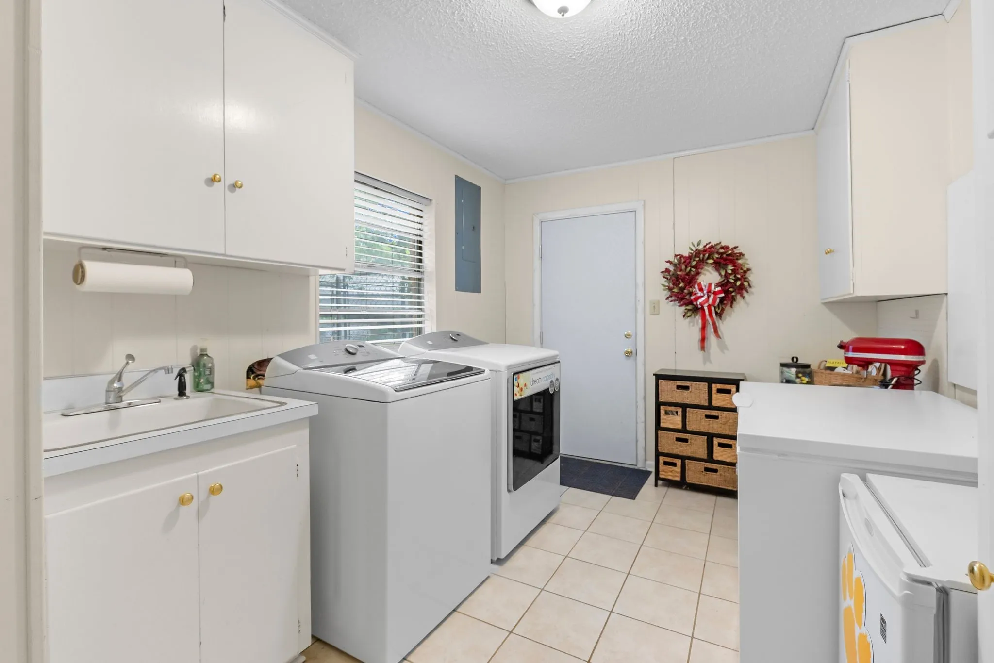 Single Family Residence For Sale in Hunt County , 2810 Tanglewood Drive, Commerce, Texas 75428, 4 Bedroom, 3 Bathroom, 2 Garage spaces, 3,131 Sqft, built in 1967, mls#21315446, Real Estate Agent in Commerce, Homes For Sale in Hunt county, Homes For Sale in Commerce, Realtor in Commerce Texas, Real Estate Brokerage Independent Realty Texas, Luminita Cordes Realtor