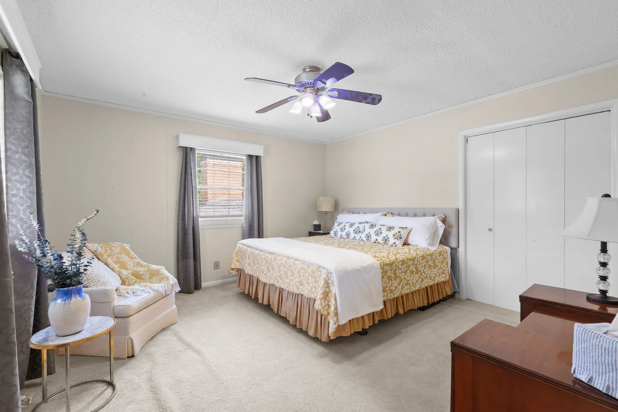 Single Family Residence For Sale in Hunt County , 2810 Tanglewood Drive, Commerce, Texas 75428, 4 Bedroom, 3 Bathroom, 2 Garage spaces, 3,131 Sqft, built in 1967, mls#21315446, Real Estate Agent in Commerce, Homes For Sale in Hunt county, Homes For Sale in Commerce, Realtor in Commerce Texas, Real Estate Brokerage Independent Realty Texas, Luminita Cordes Realtor