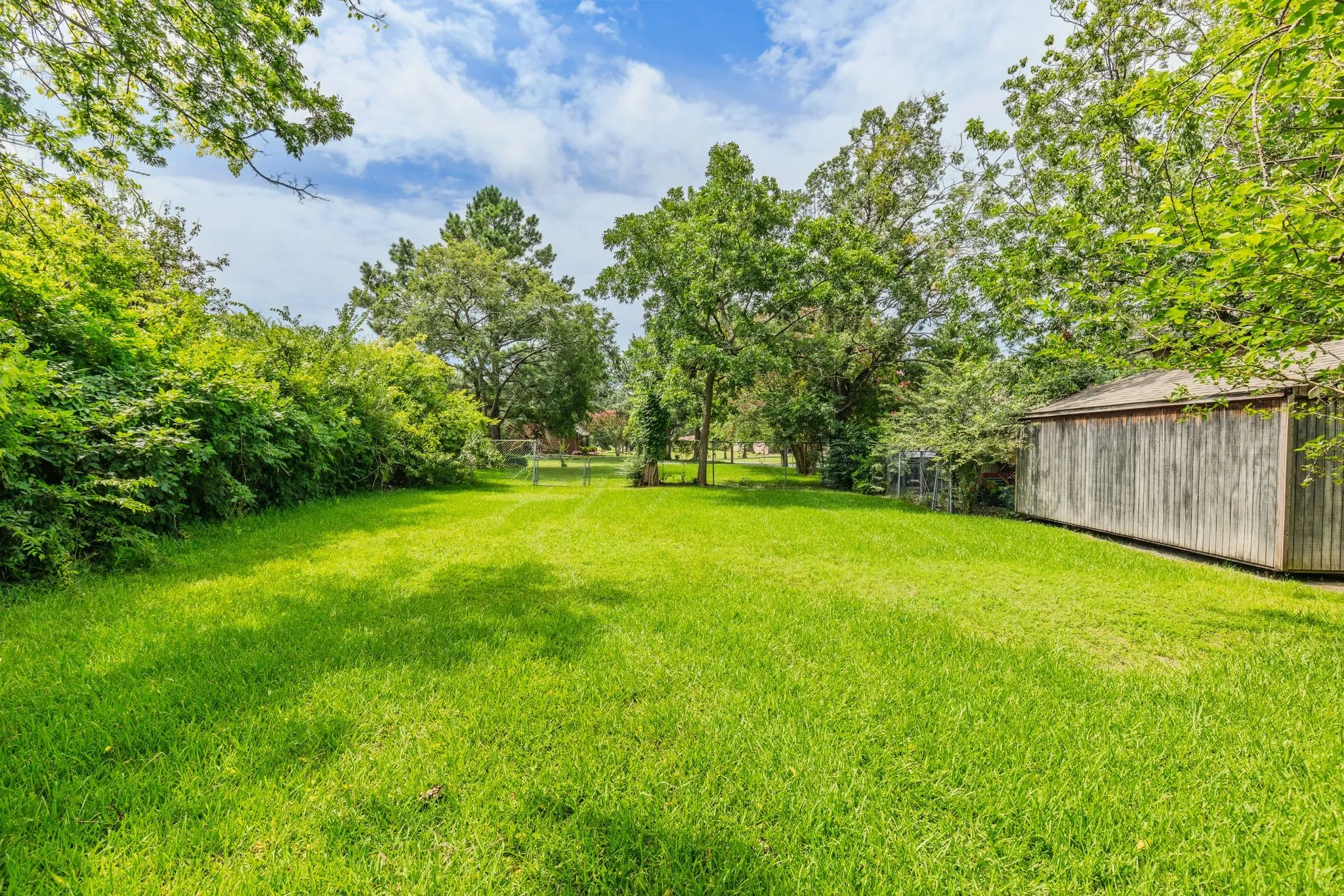 Single Family Residence For Sale in Hunt County , 2810 Tanglewood Drive, Commerce, Texas 75428, 4 Bedroom, 3 Bathroom, 2 Garage spaces, 3,131 Sqft, built in 1967, mls#21315446, Real Estate Agent in Commerce, Homes For Sale in Hunt county, Homes For Sale in Commerce, Realtor in Commerce Texas, Real Estate Brokerage Independent Realty Texas, Luminita Cordes Realtor