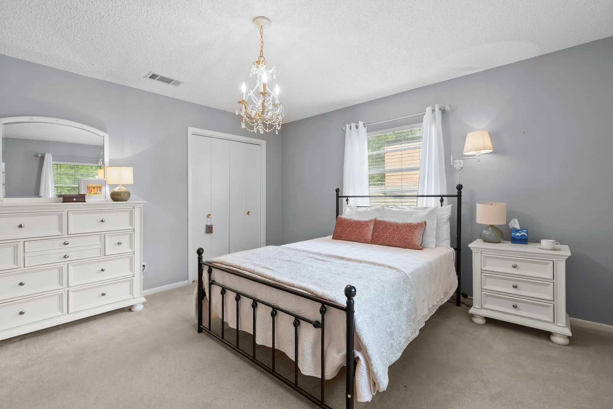 Single Family Residence For Sale in Hunt County , 2810 Tanglewood Drive, Commerce, Texas 75428, 4 Bedroom, 3 Bathroom, 2 Garage spaces, 3,131 Sqft, built in 1967, mls#21315446, Real Estate Agent in Commerce, Homes For Sale in Hunt county, Homes For Sale in Commerce, Realtor in Commerce Texas, Real Estate Brokerage Independent Realty Texas, Luminita Cordes Realtor