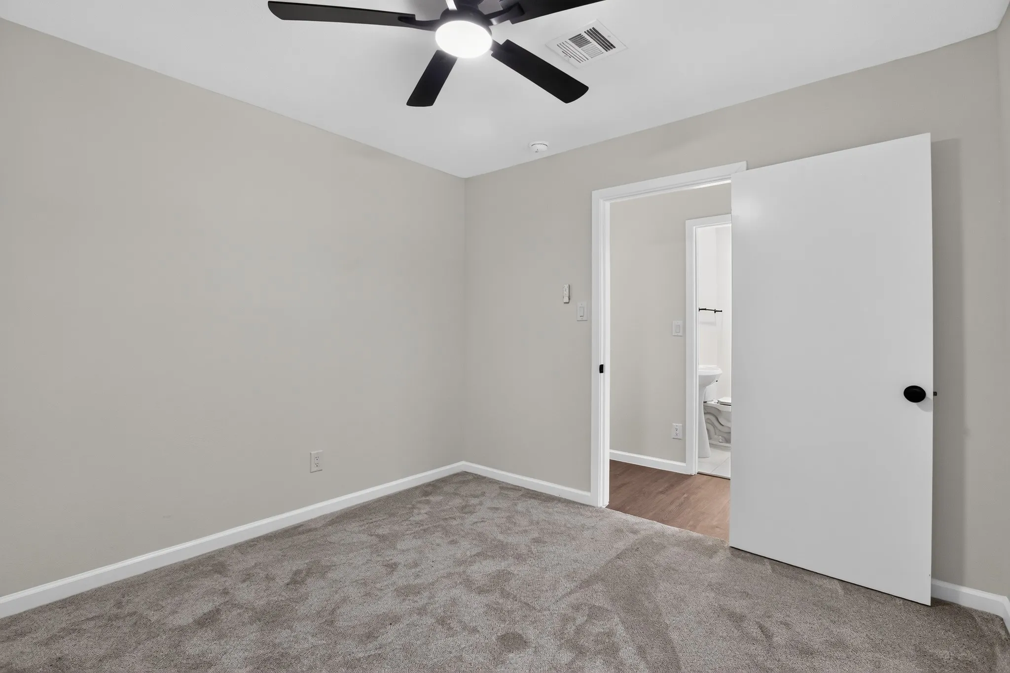 Single Family Residence For Sale in Tarrant County , 4348 Selkirk Drive W, Fort Worth, Texas 76109, 4 Bedroom, 3 Bathroom, 2 Garage spaces, 2,272 Sqft, built in 1960, mls#21316266, Real Estate Agent in Fort Worth, Homes For Sale in Tarrant county, Homes For Sale in Fort Worth, Realtor in Fort Worth Texas, Real Estate Brokerage Independent Realty Texas, Luminita Cordes Realtor