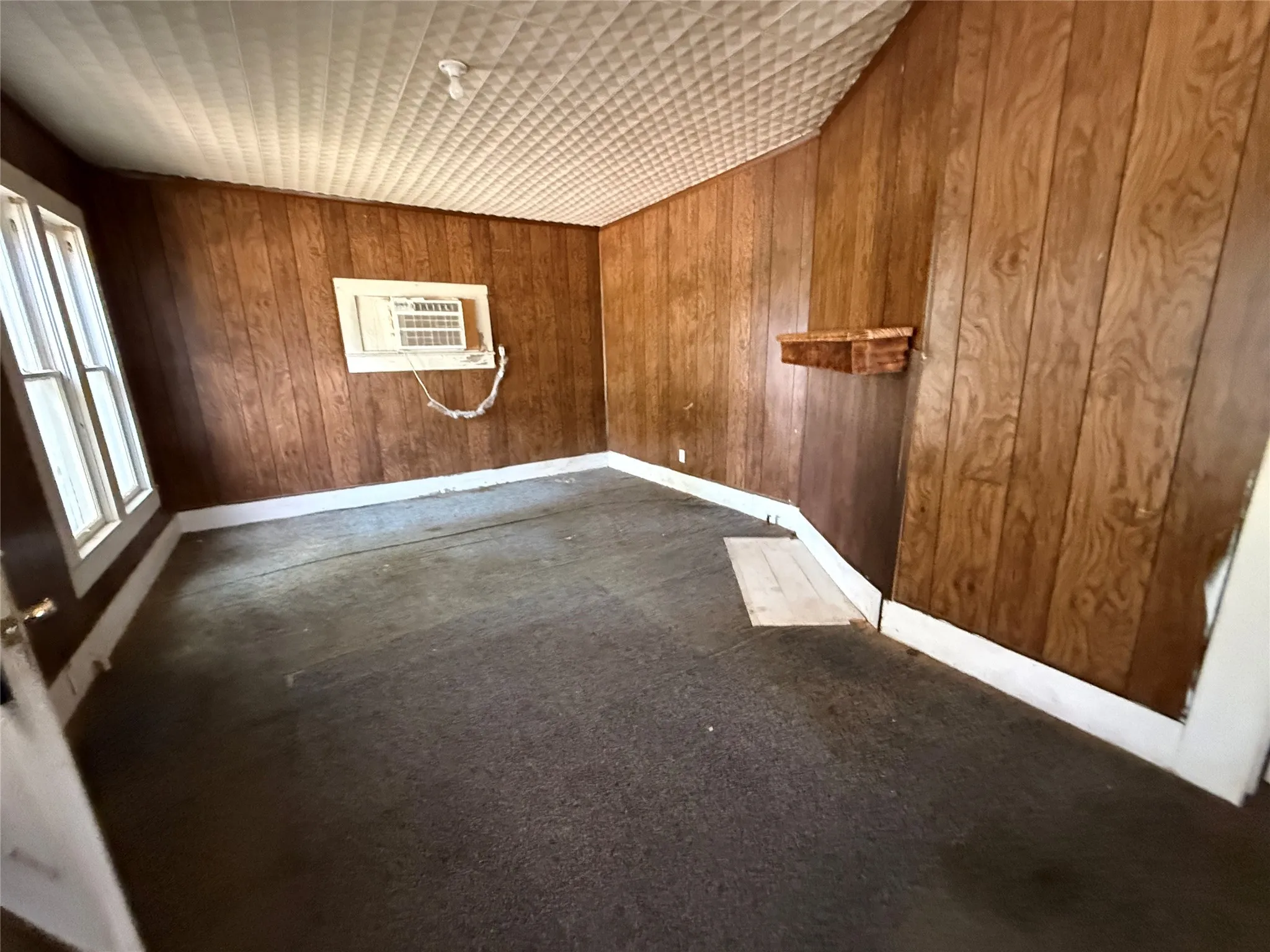 Single Family Residence For Sale in Hopkins County , 1008 Church, Sulphur Springs, Texas 75482, 3 Bedroom, 1 Bathroom, Garage spaces, 1,283 Sqft, built in 1935, Price $89,900, mls#21316366, Real Estate Agent in Sulphur Springs, Homes For Sale in Hopkins county, Homes For Sale in Sulphur Springs, Realtor in Sulphur Springs Texas, Real Estate Brokerage Independent Realty Texas, Luminita Cordes Realtor