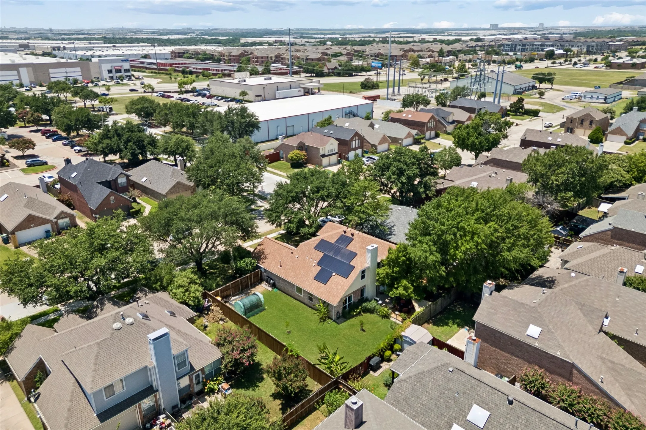 Single Family Residence For Sale in Denton County , 933 Golden Grove Drive, Lewisville, Texas 75067, 3 Bedroom, 3 Bathroom, 2 Garage spaces, 2,041 Sqft, built in 1992, mls#21315200, Real Estate Agent in Lewisville, Homes For Sale in Denton county, Homes For Sale in Lewisville, Realtor in Lewisville Texas, Real Estate Brokerage Independent Realty Texas, Luminita Cordes Realtor