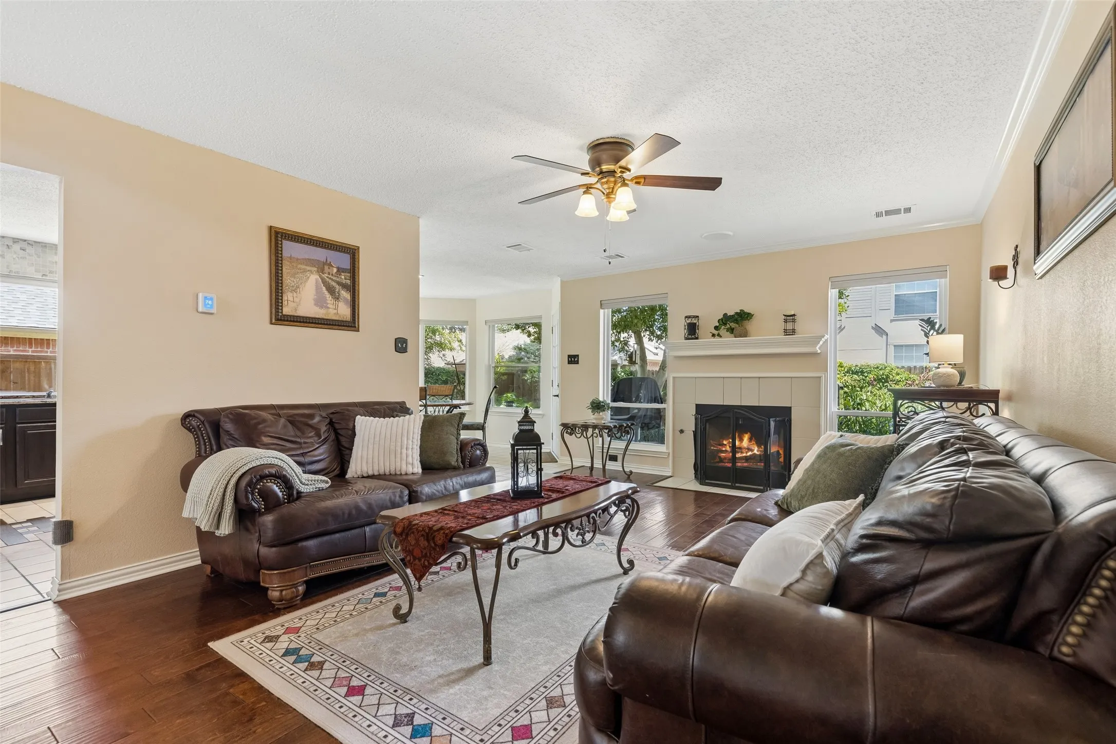 Single Family Residence For Sale in Denton County , 933 Golden Grove Drive, Lewisville, Texas 75067, 3 Bedroom, 3 Bathroom, 2 Garage spaces, 2,041 Sqft, built in 1992, mls#21315200, Real Estate Agent in Lewisville, Homes For Sale in Denton county, Homes For Sale in Lewisville, Realtor in Lewisville Texas, Real Estate Brokerage Independent Realty Texas, Luminita Cordes Realtor