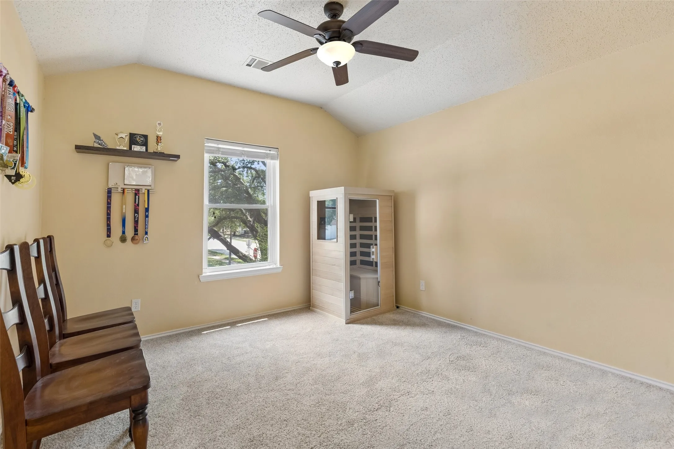 Single Family Residence For Sale in Denton County , 933 Golden Grove Drive, Lewisville, Texas 75067, 3 Bedroom, 3 Bathroom, 2 Garage spaces, 2,041 Sqft, built in 1992, mls#21315200, Real Estate Agent in Lewisville, Homes For Sale in Denton county, Homes For Sale in Lewisville, Realtor in Lewisville Texas, Real Estate Brokerage Independent Realty Texas, Luminita Cordes Realtor