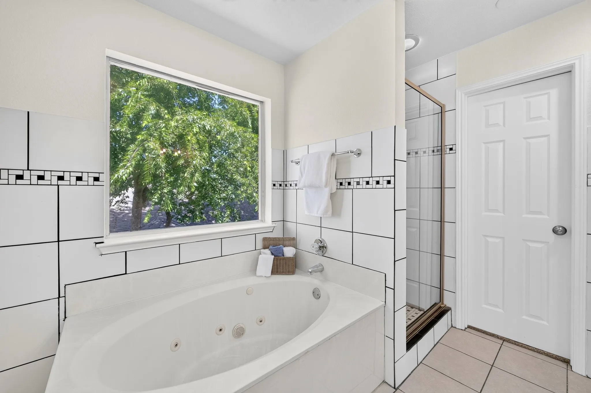 Single Family Residence For Sale in Collin County , 825 Foxwood Lane, Wylie, Texas 75098, 5 Bedroom, 3 Bathroom, 2 Garage spaces, 4,013 Sqft, built in 1995, mls#21311524, Real Estate Agent in Wylie, Homes For Sale in Collin county, Homes For Sale in Wylie, Realtor in Wylie Texas, Real Estate Brokerage Independent Realty Texas, Luminita Cordes Realtor